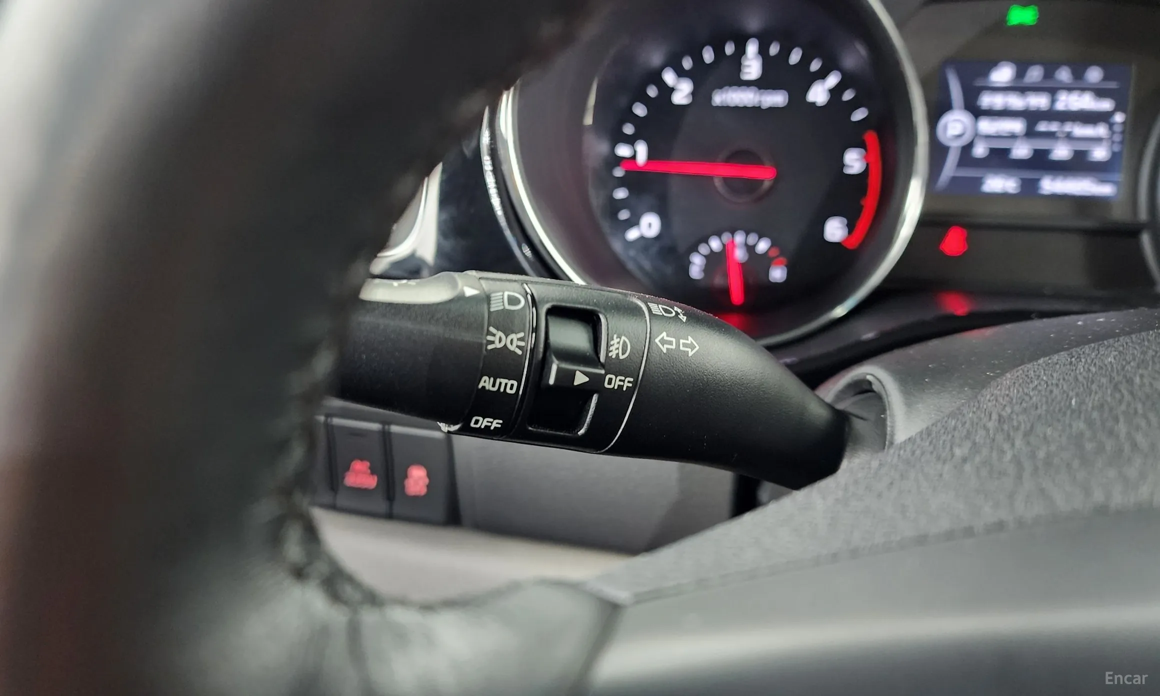 Kia Carnival превью 14