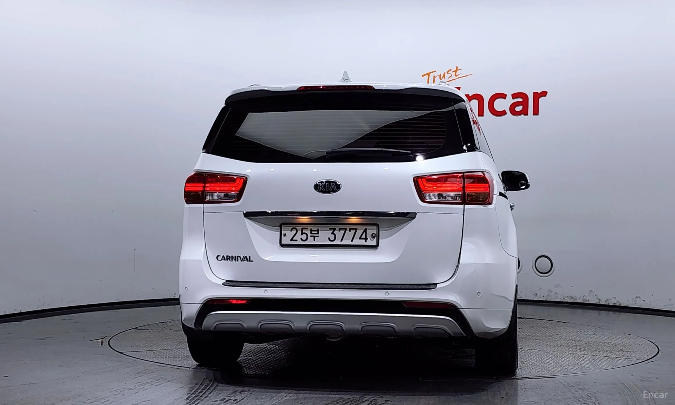 Kia Carnival превью 4