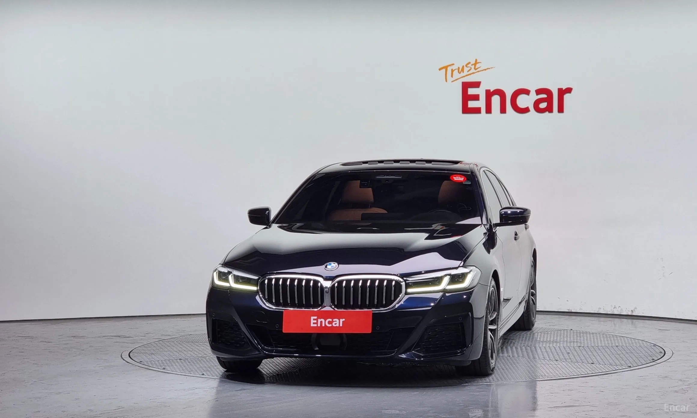 BMW 5 Series (G30) превью 2