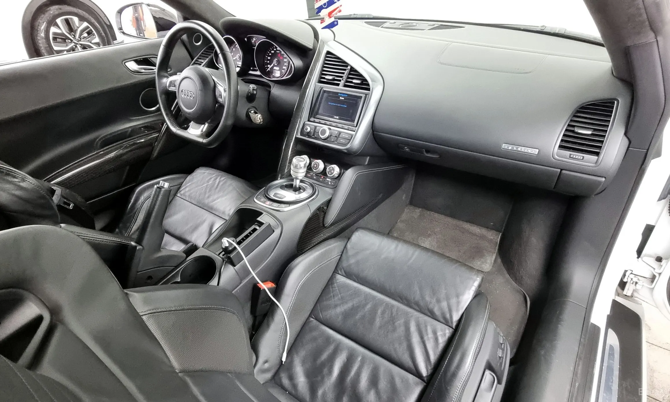 Audi R8 превью 4