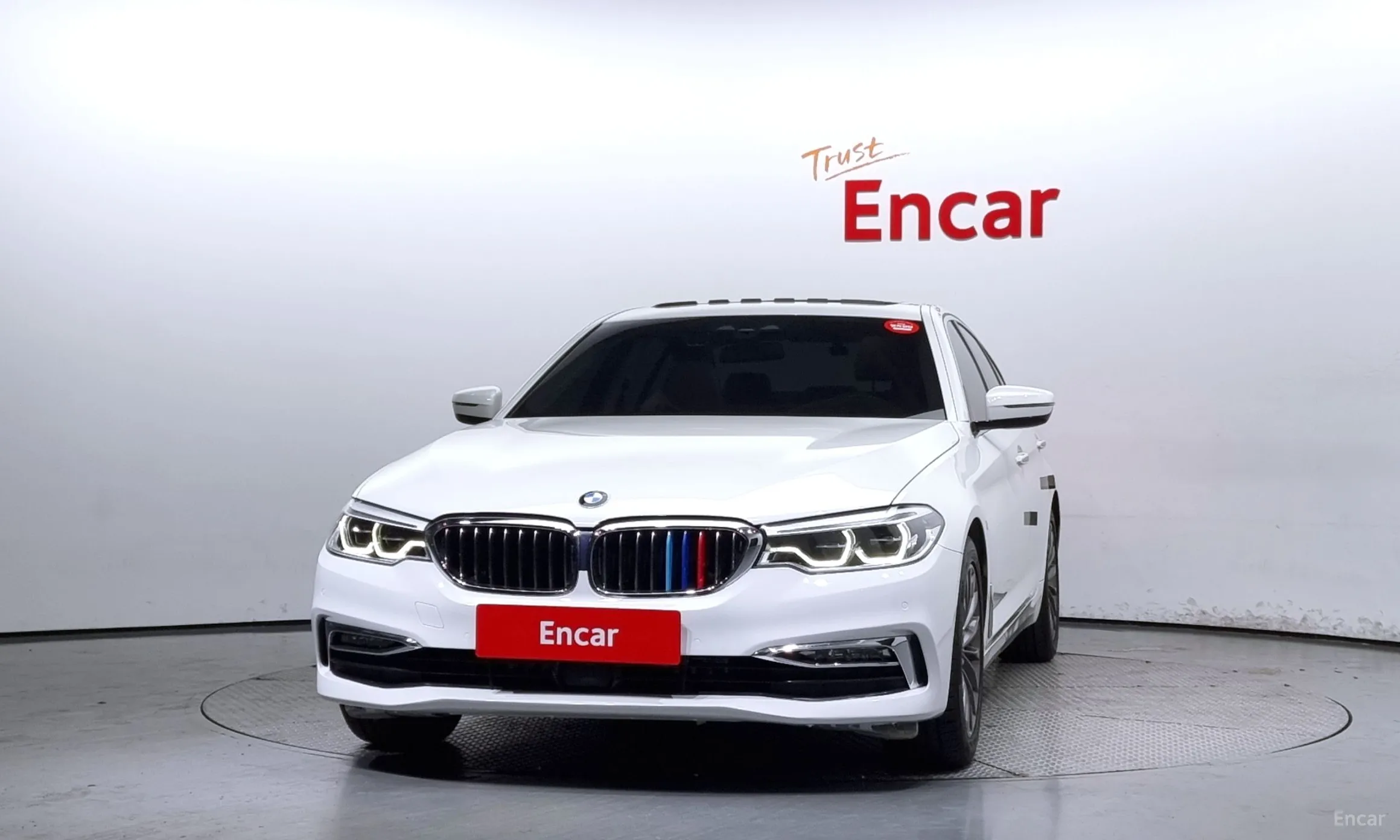 BMW 5 Series (G30) превью 2