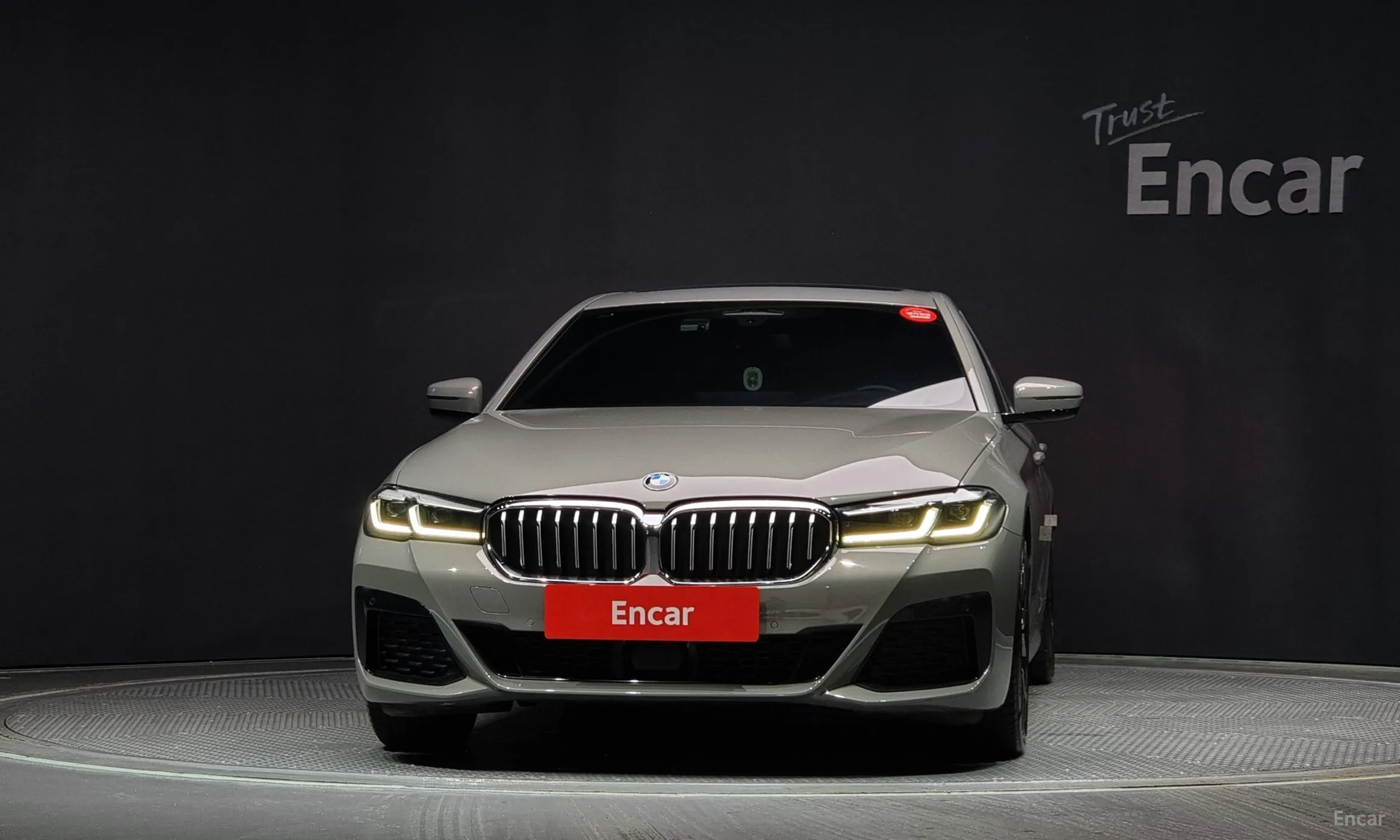 BMW 5 Series (G30) превью 2