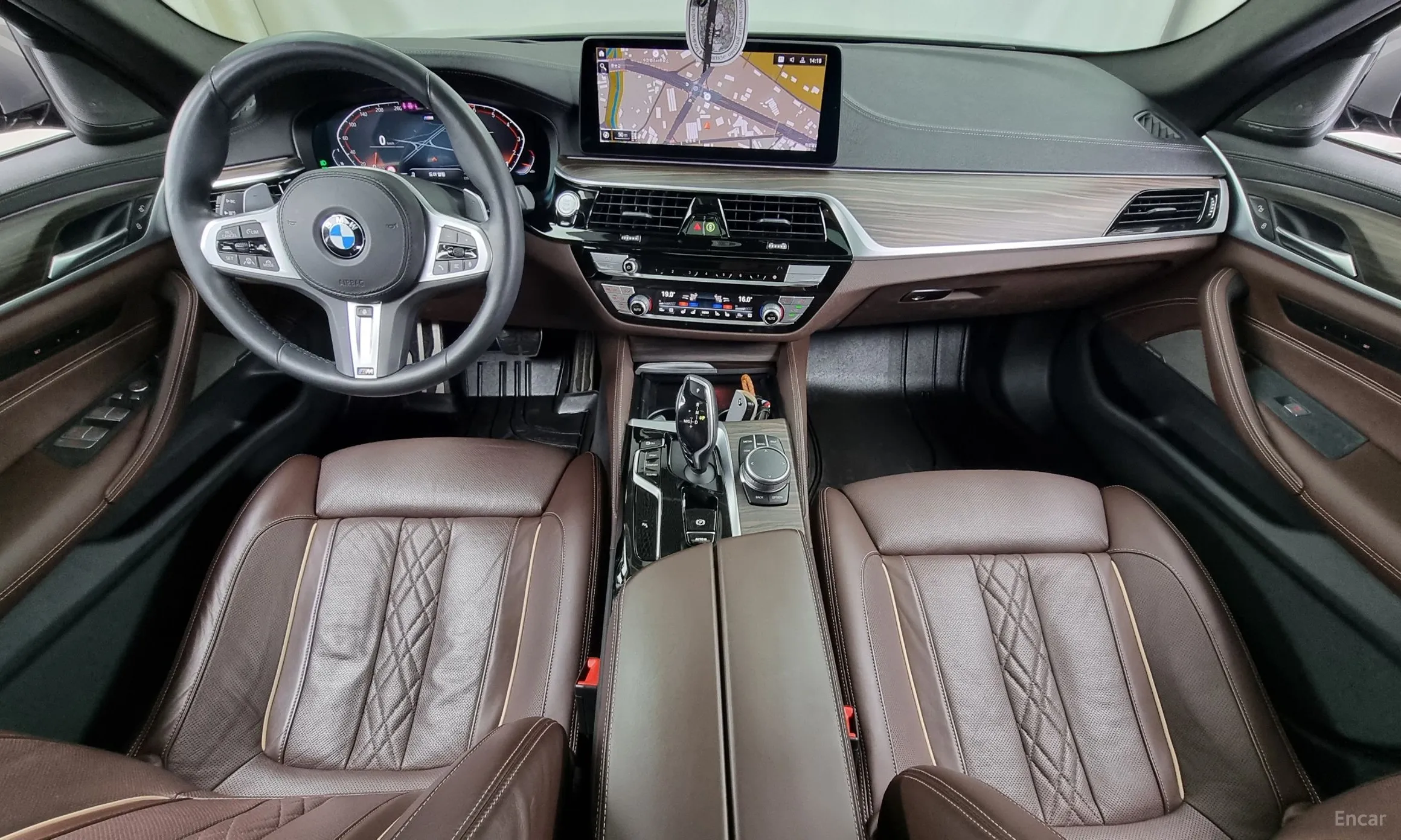 BMW 5 Series (G30) превью 4