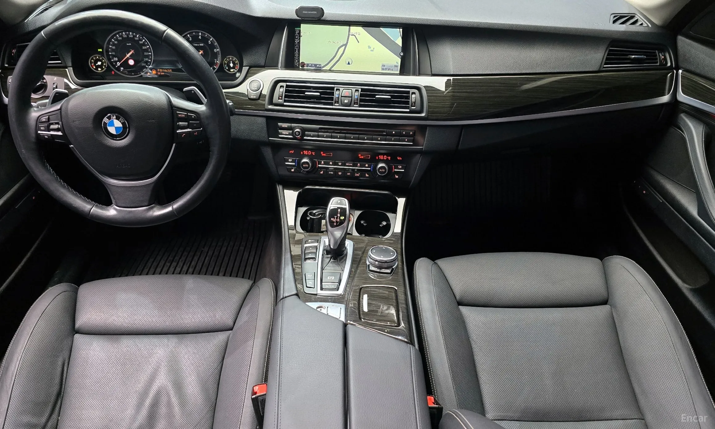 BMW 5 Series (F10) превью 4