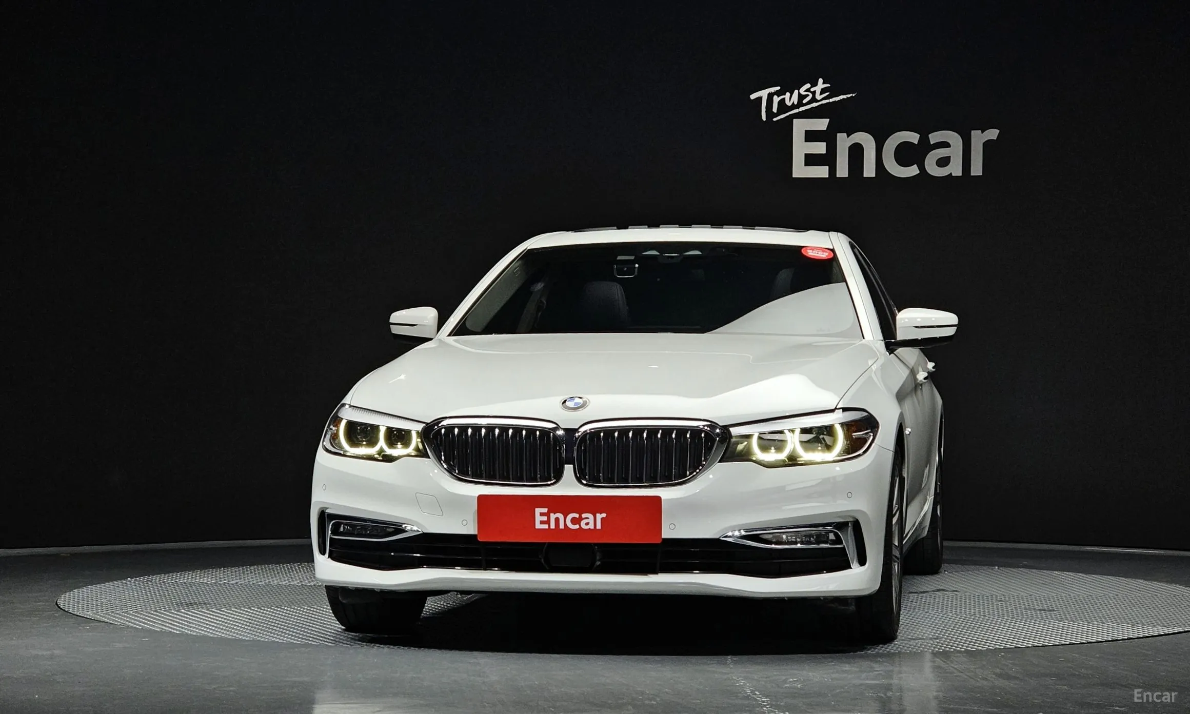 BMW 5 Series (G30) превью 2