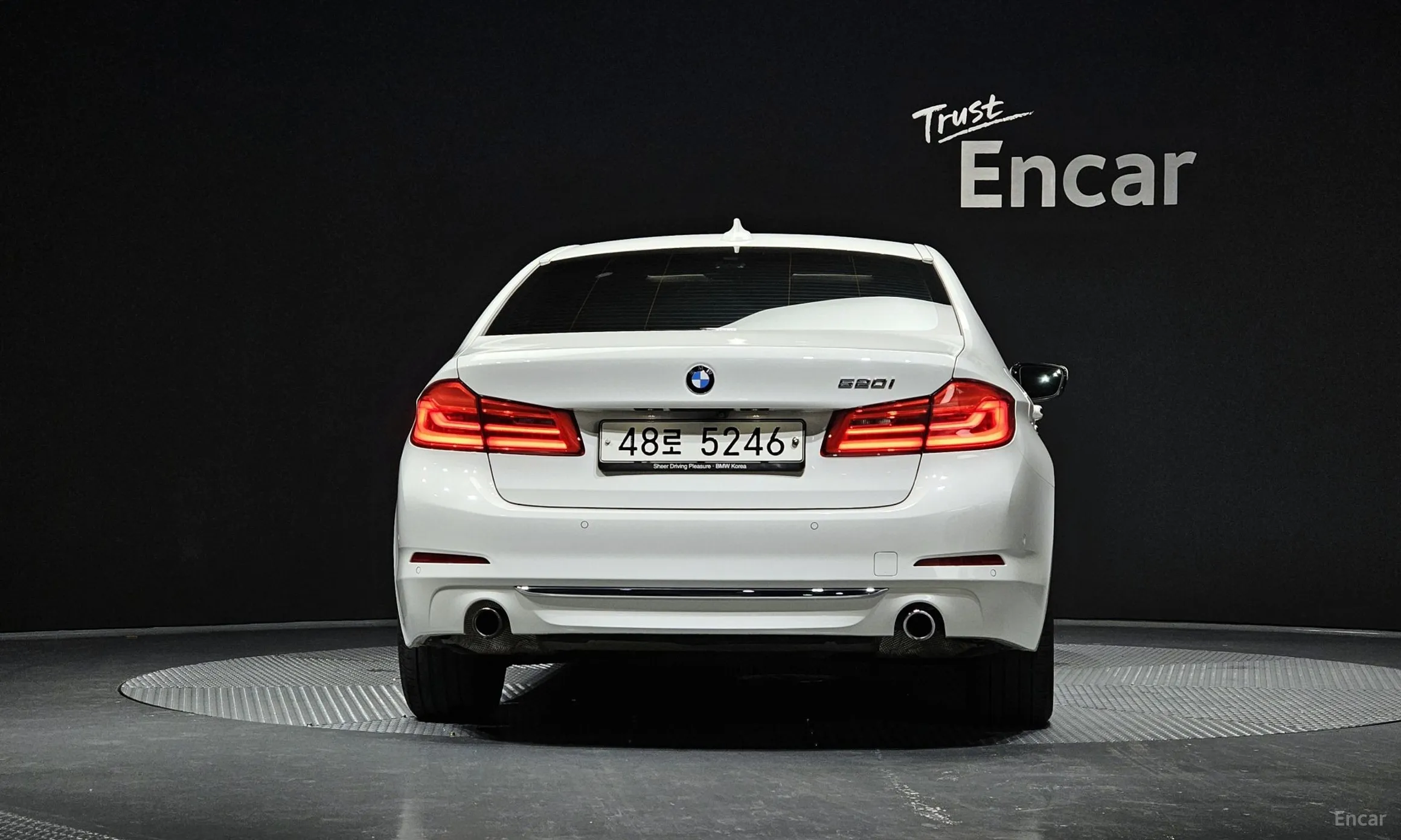 BMW 5 Series (G30) превью 3