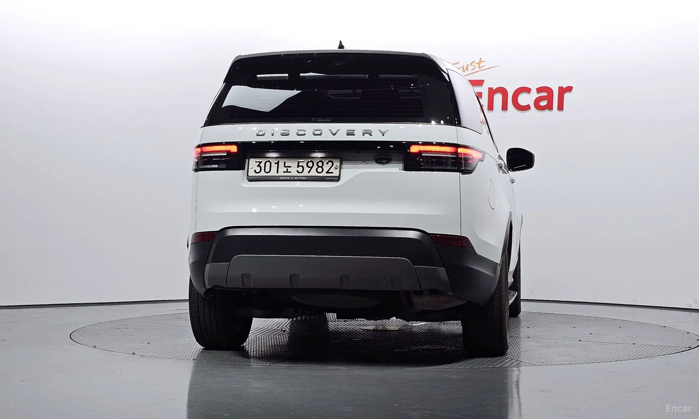 Land Rover Discovery 5 превью 3