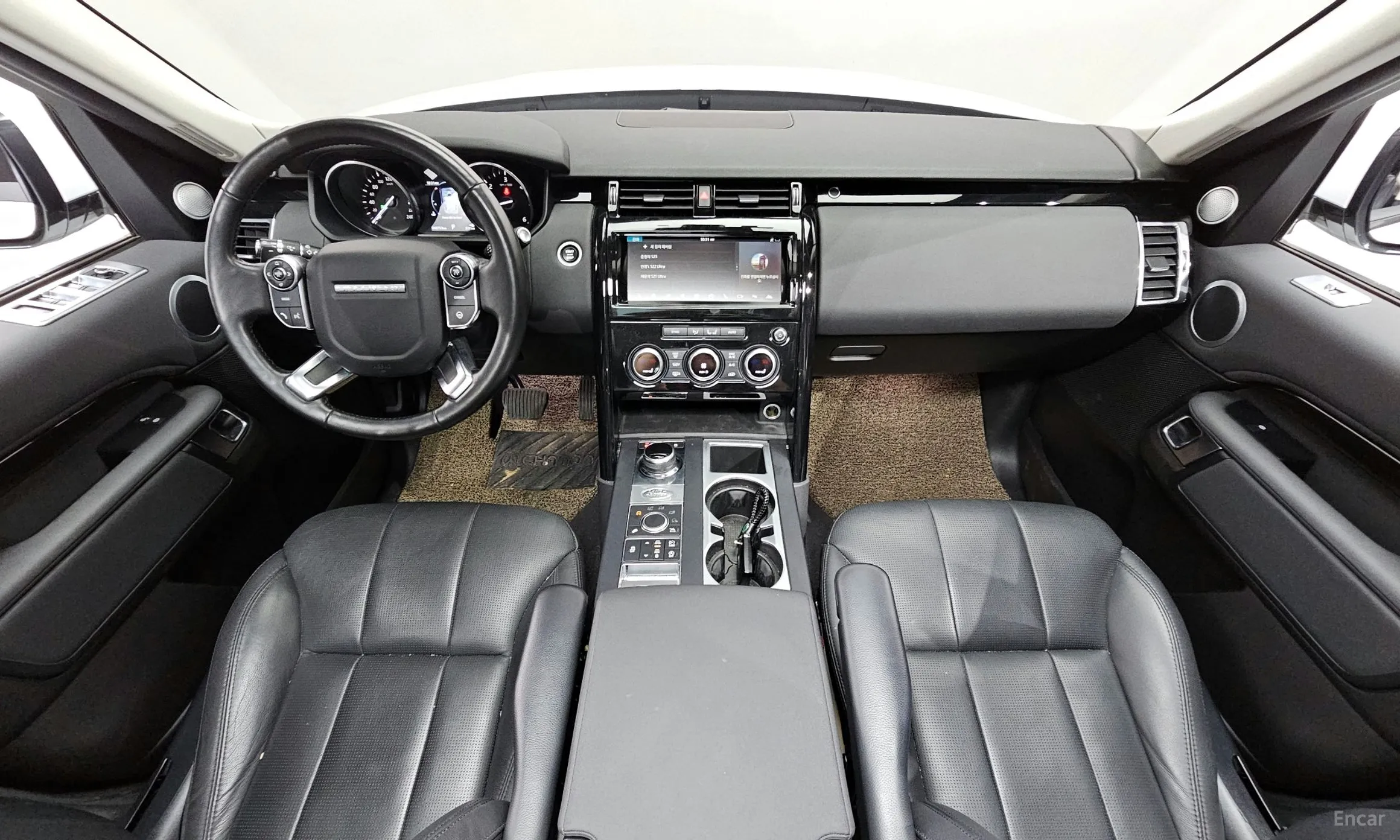 Land Rover Discovery 5 превью 4