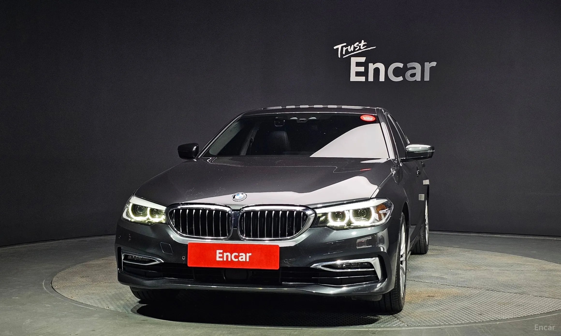 BMW 5 Series (G30) превью 2
