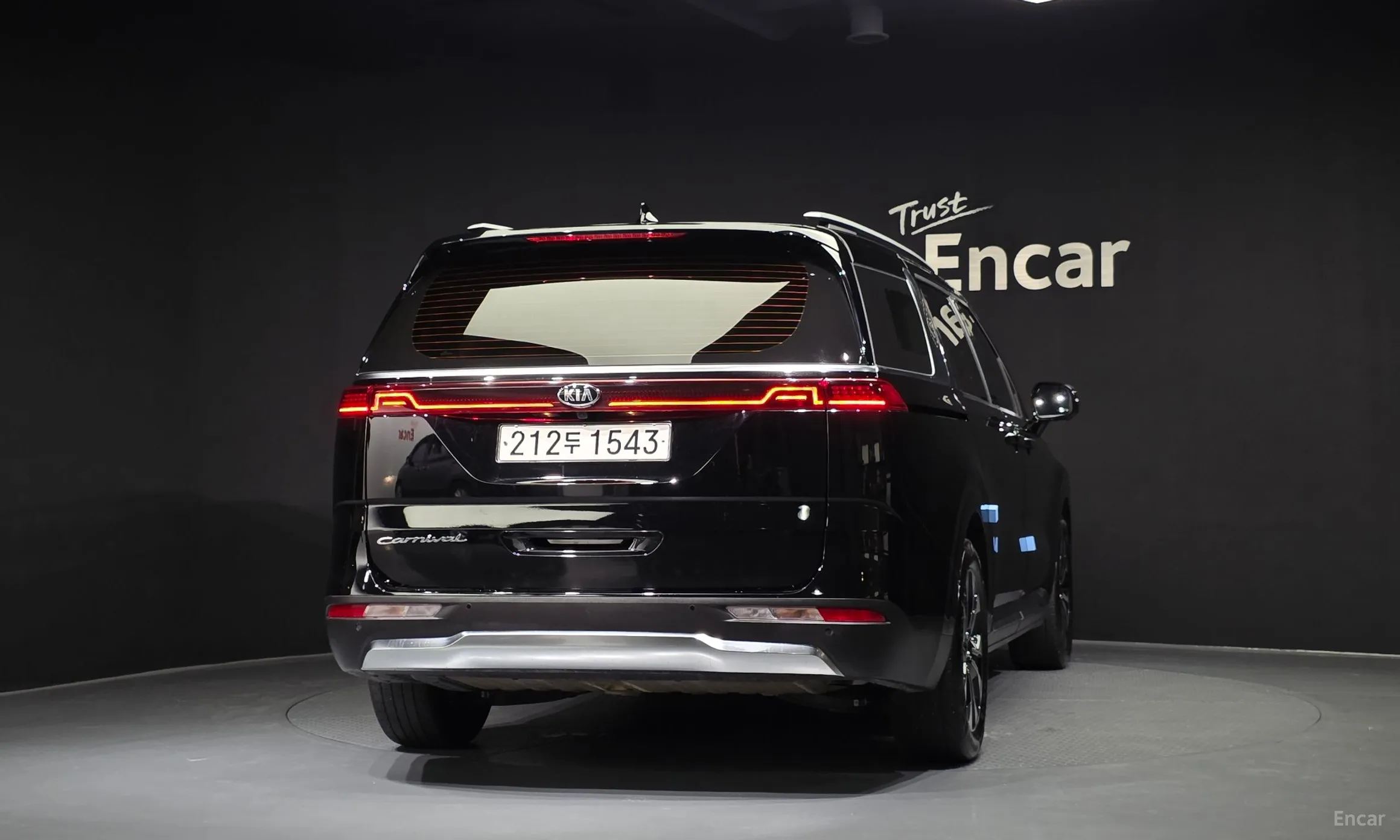 Kia Carnival Gen 4 превью 3
