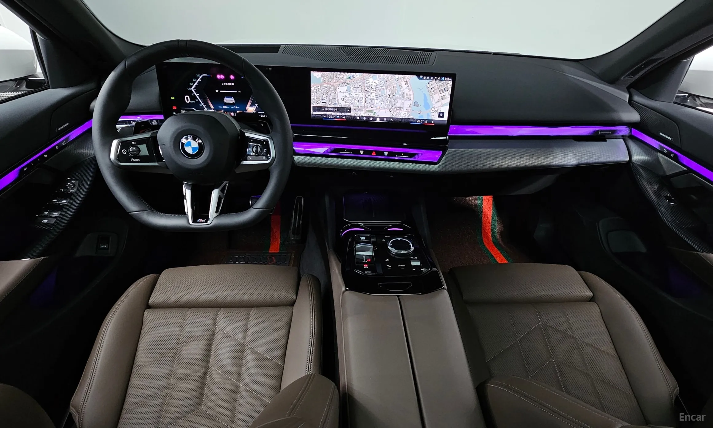 BMW 5 Series (G60) превью 4