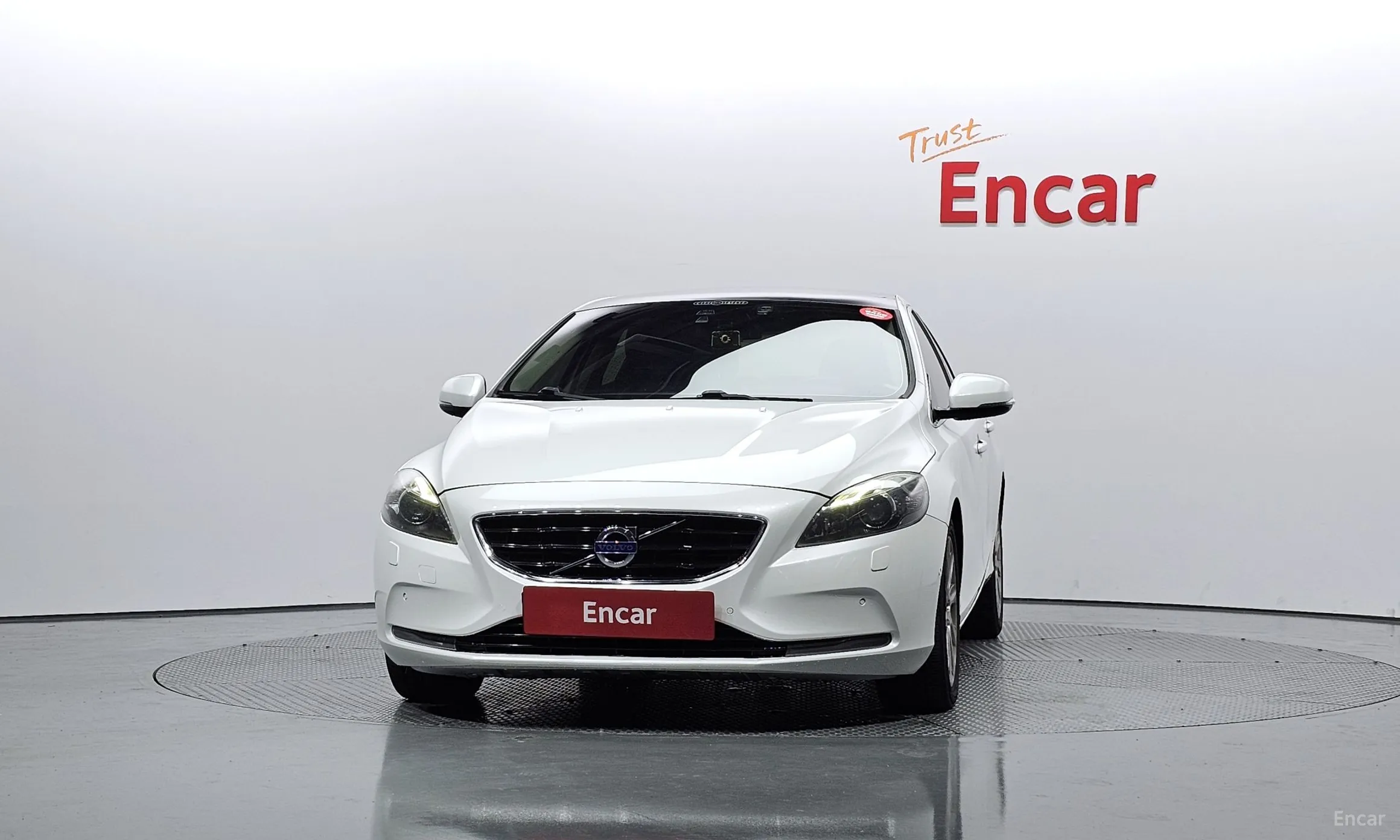 Volvo V40 превью 3