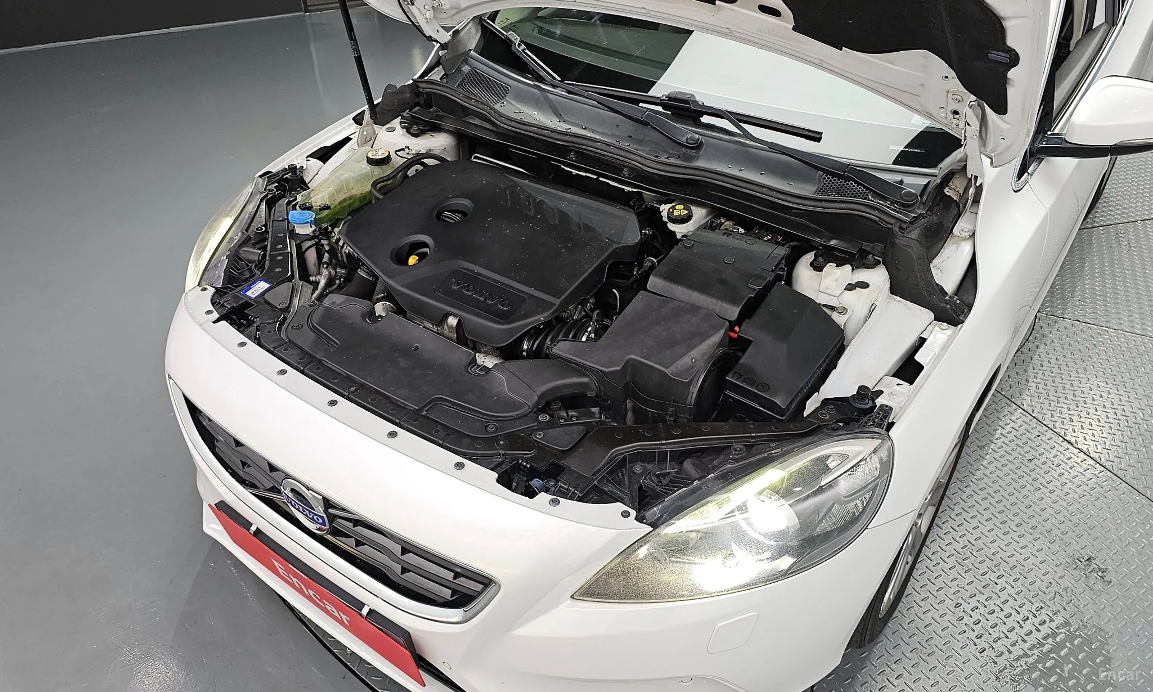 Volvo V40 превью 6