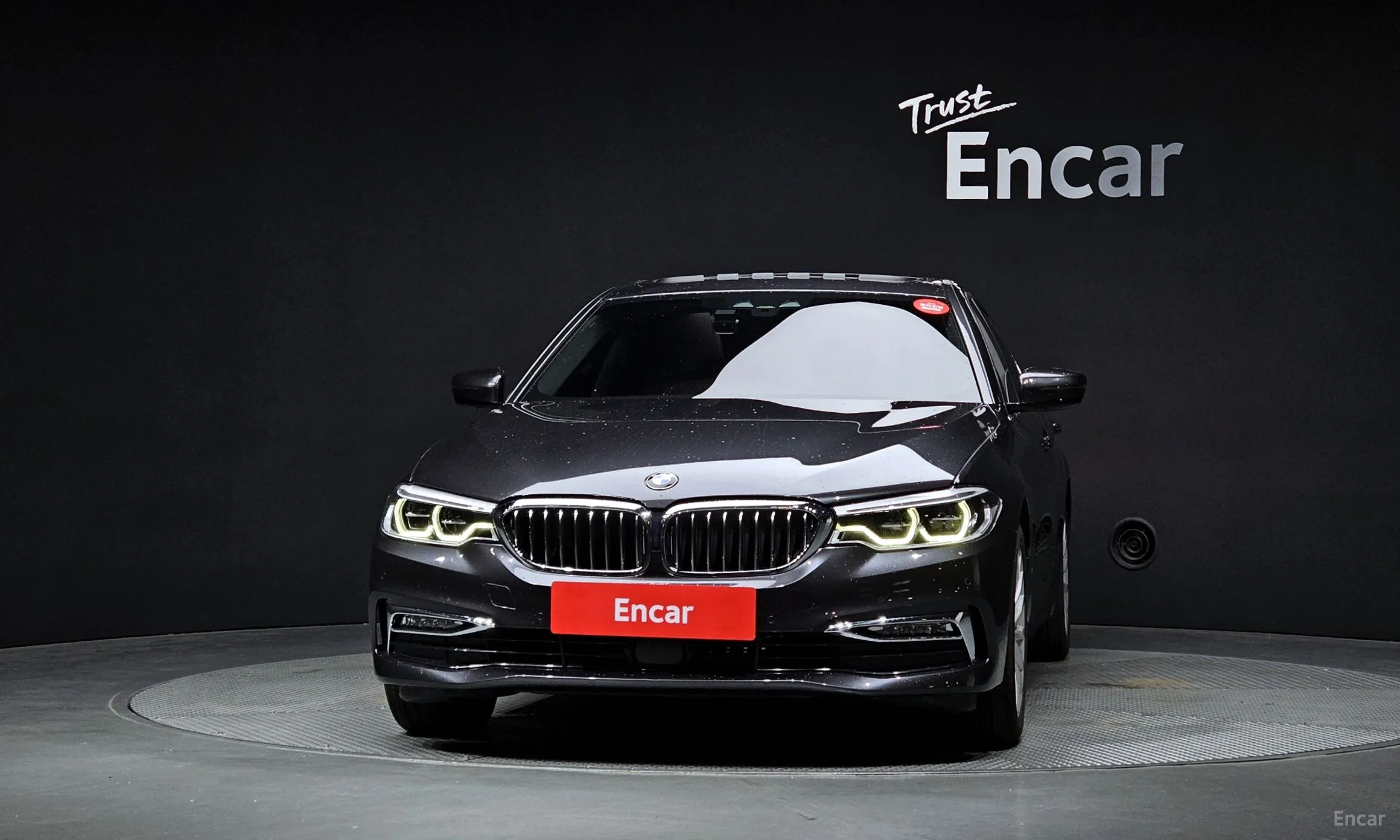 BMW 5 Series (G30) превью 2