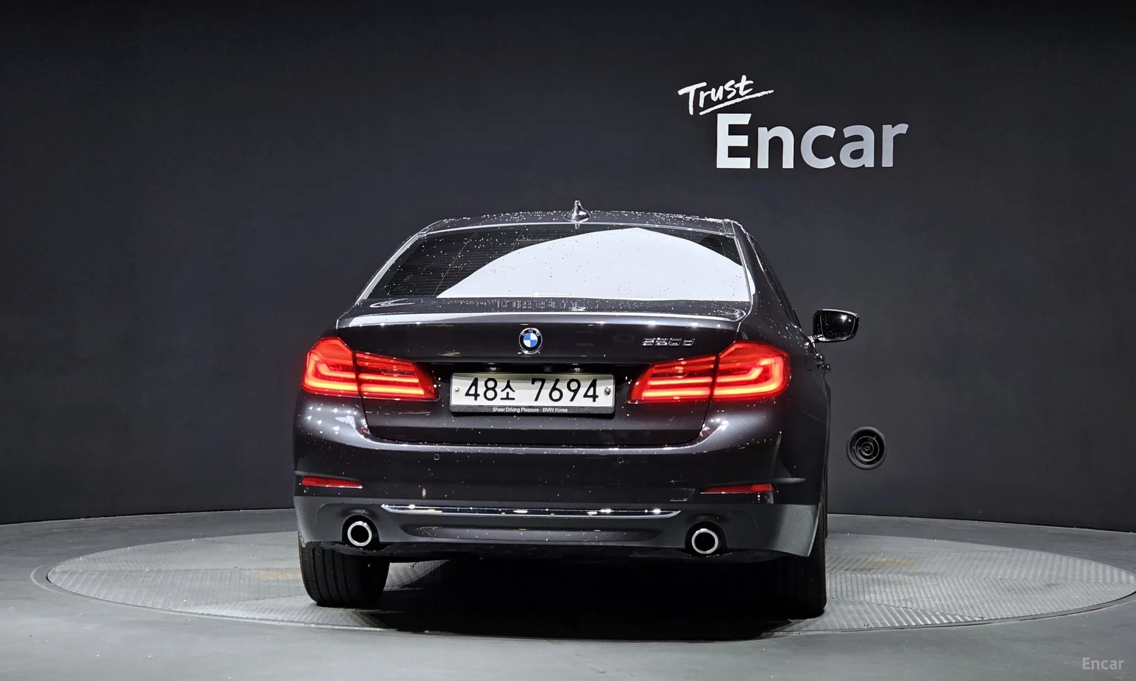 BMW 5 Series (G30) превью 3