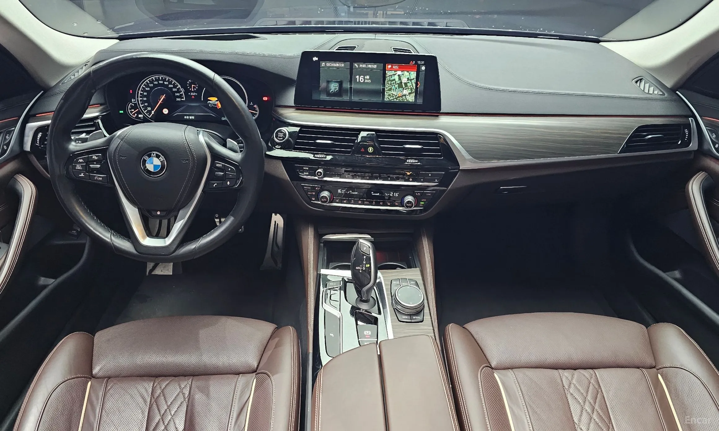 BMW 5 Series (G30) превью 4
