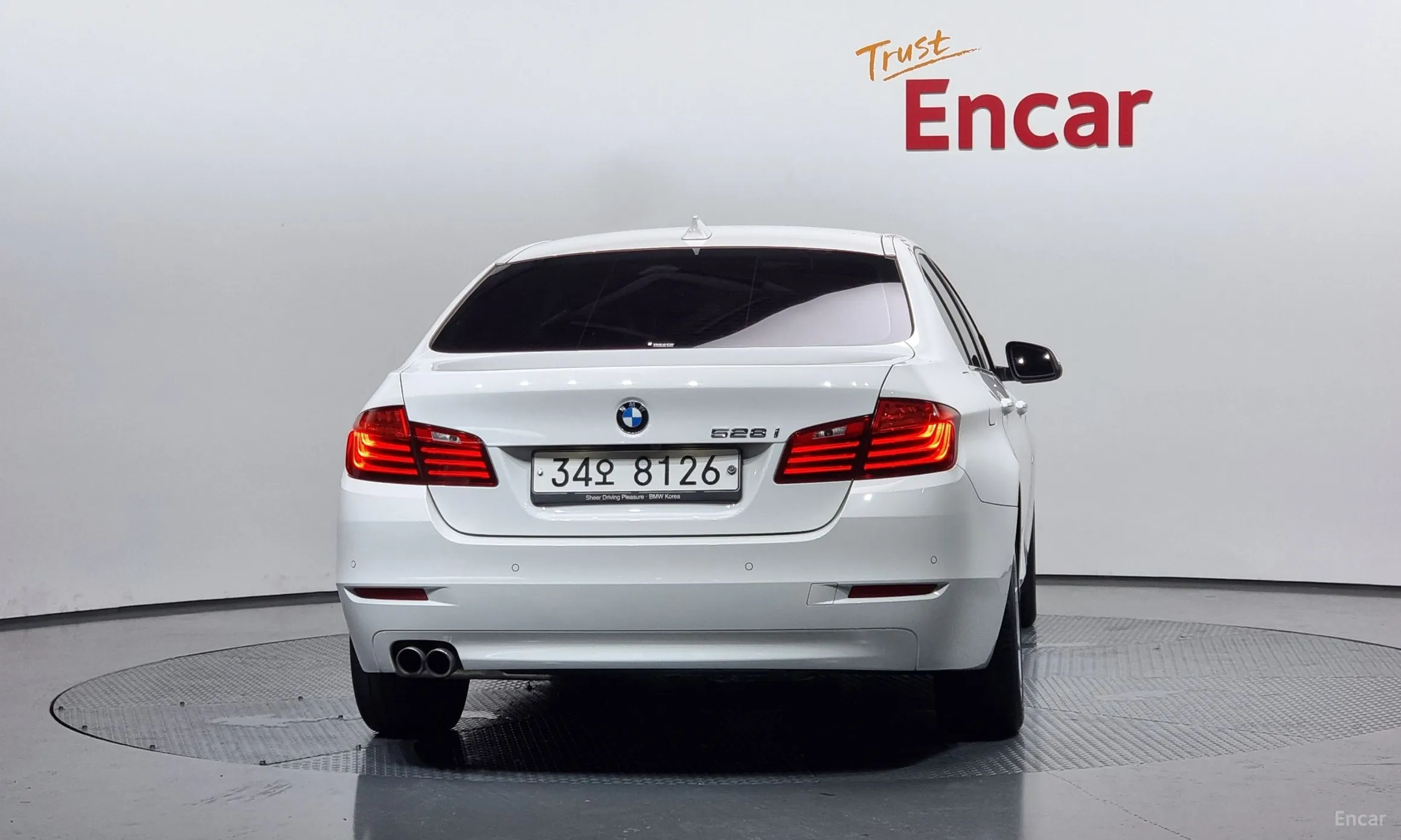 BMW 5 Series (F10) превью 3