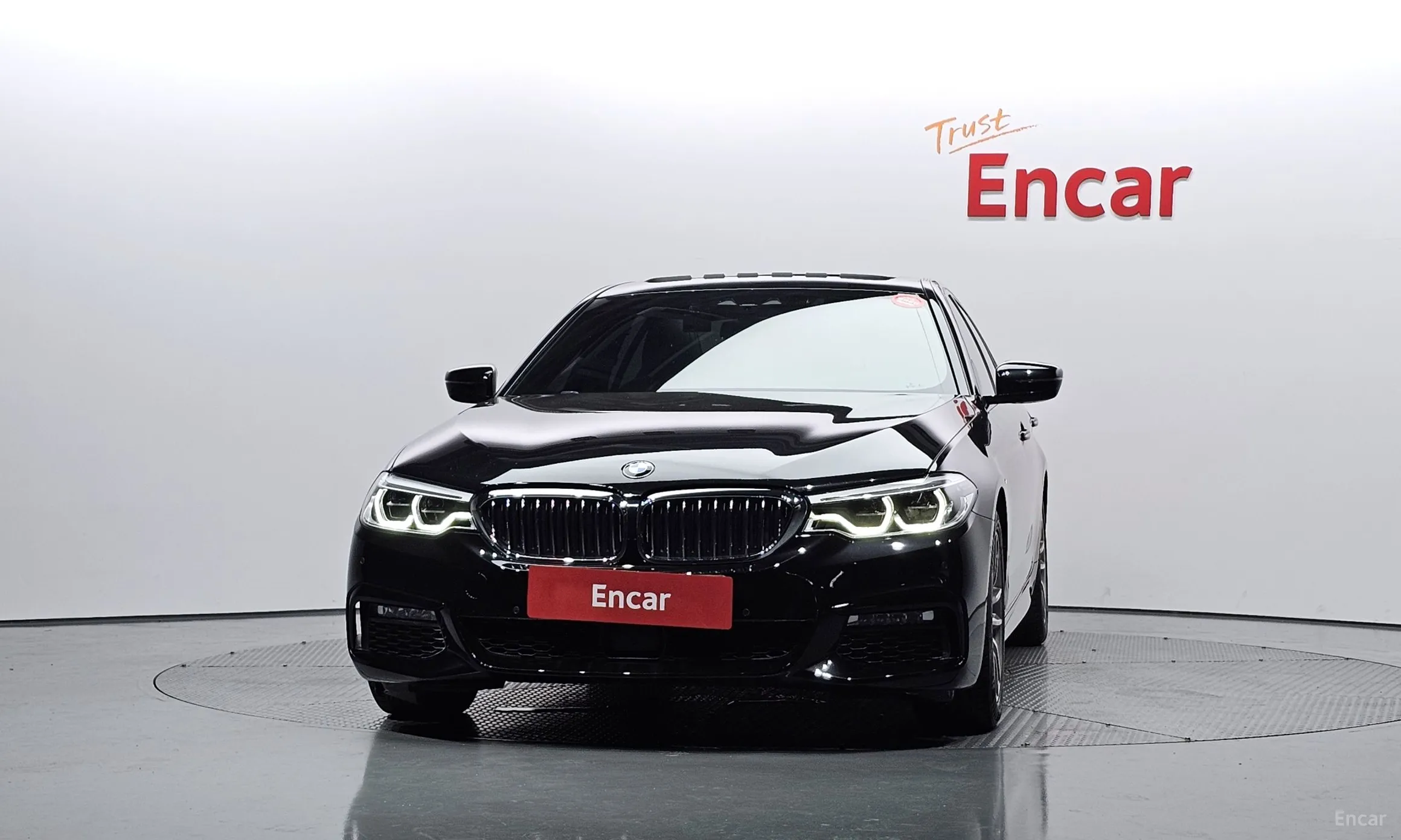 BMW 5 Series (G30) превью 2