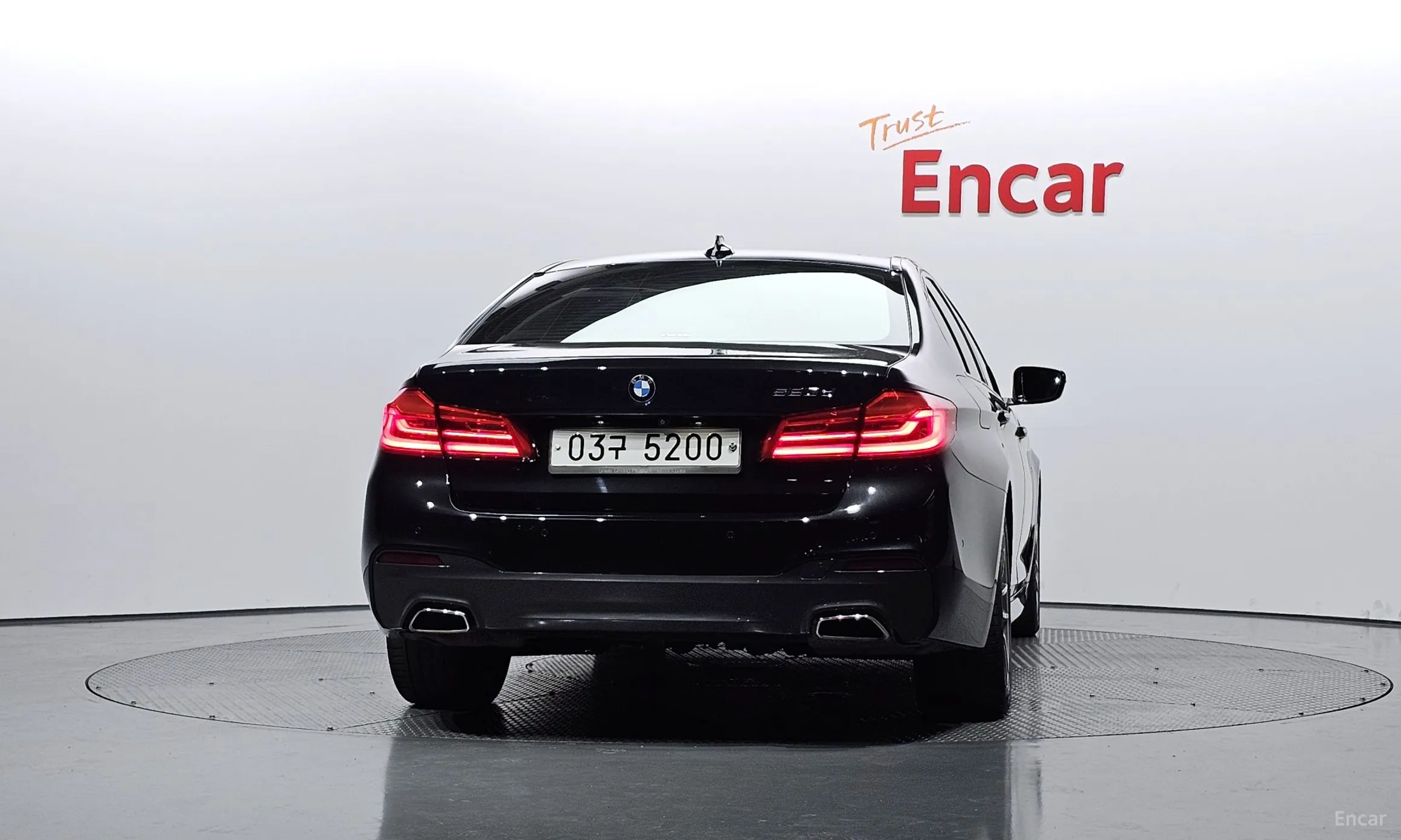BMW 5 Series (G30) превью 3