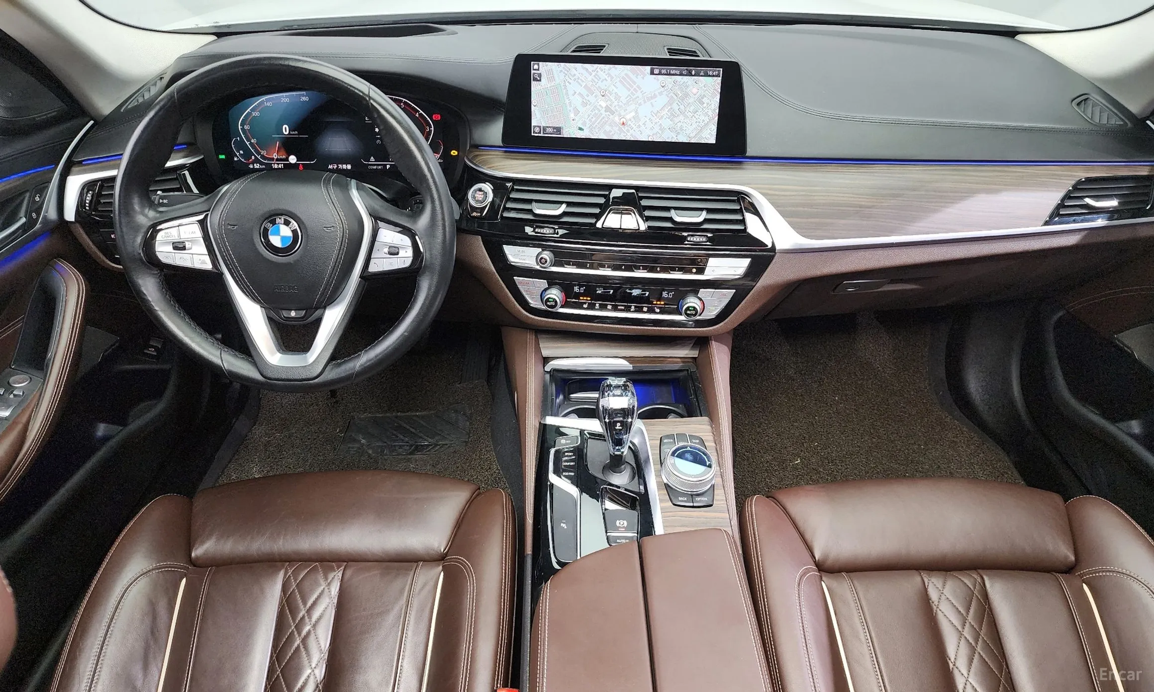 BMW 5 Series (G30) превью 4