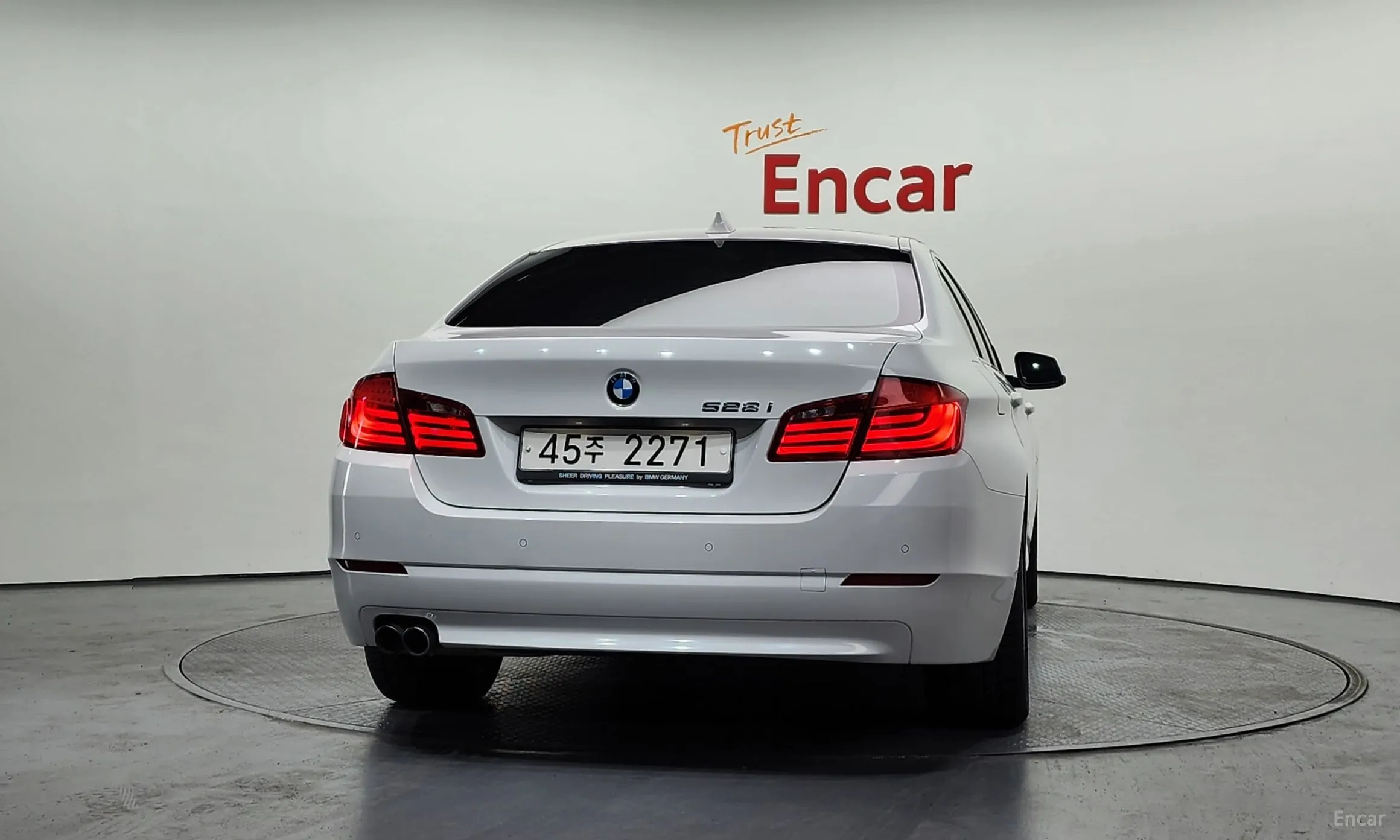 BMW 5 Series (F10) превью 3