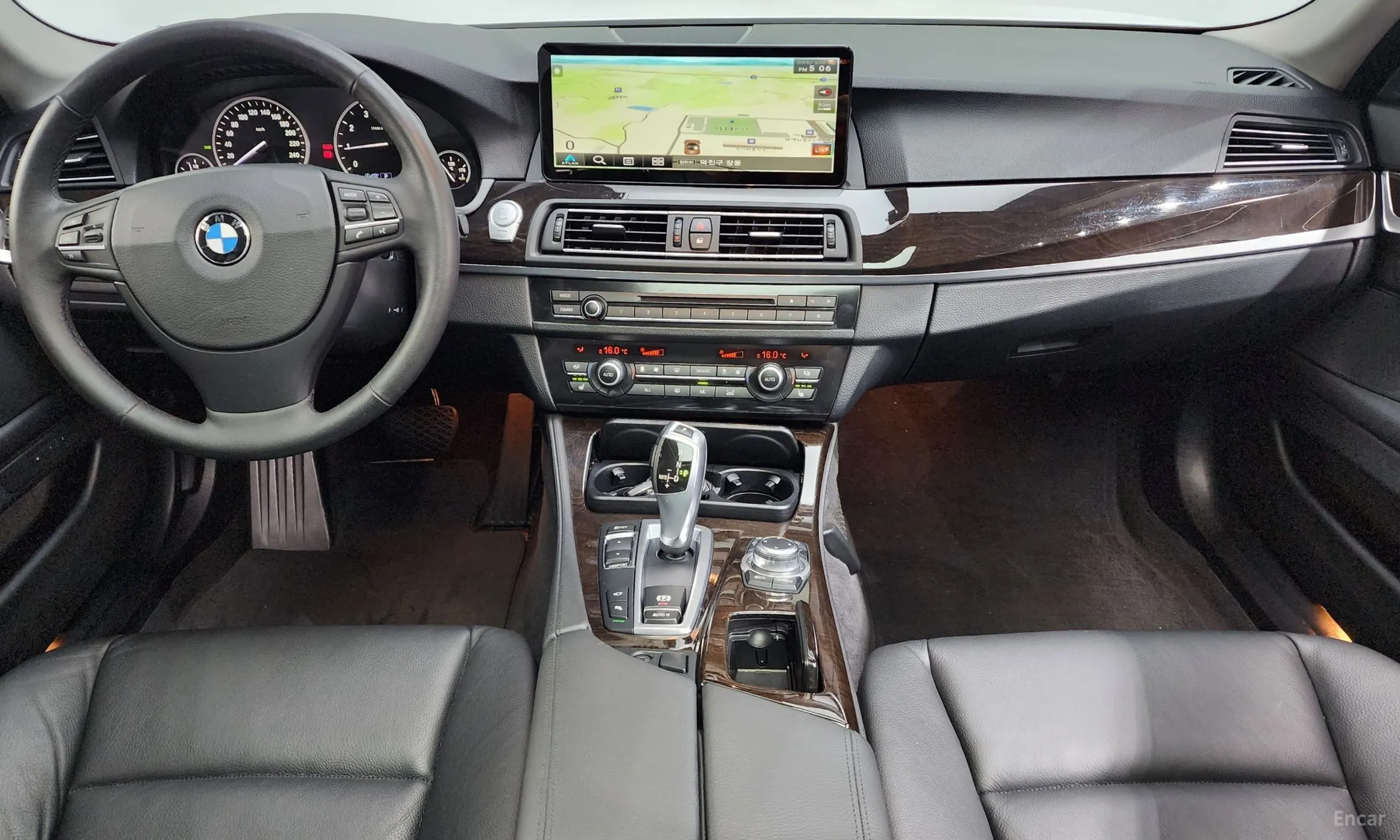BMW 5 Series (F10) превью 4