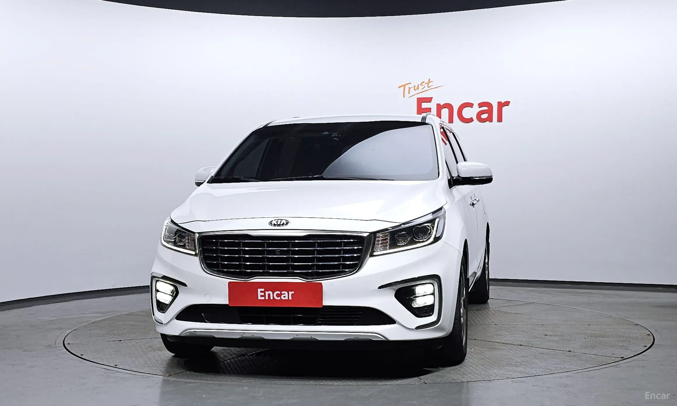 Kia Carnival превью 2