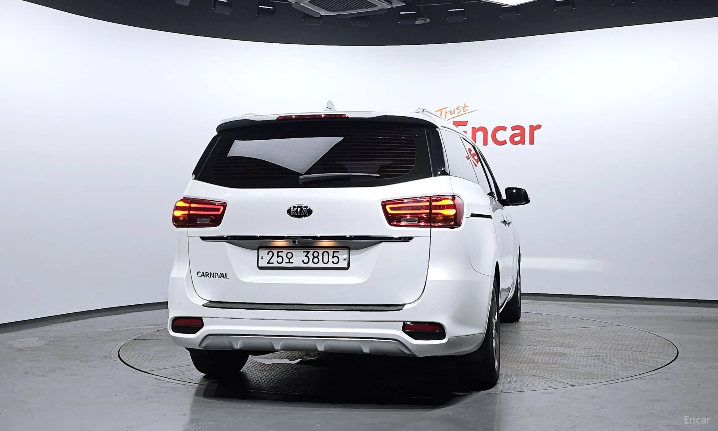 Kia Carnival превью 3