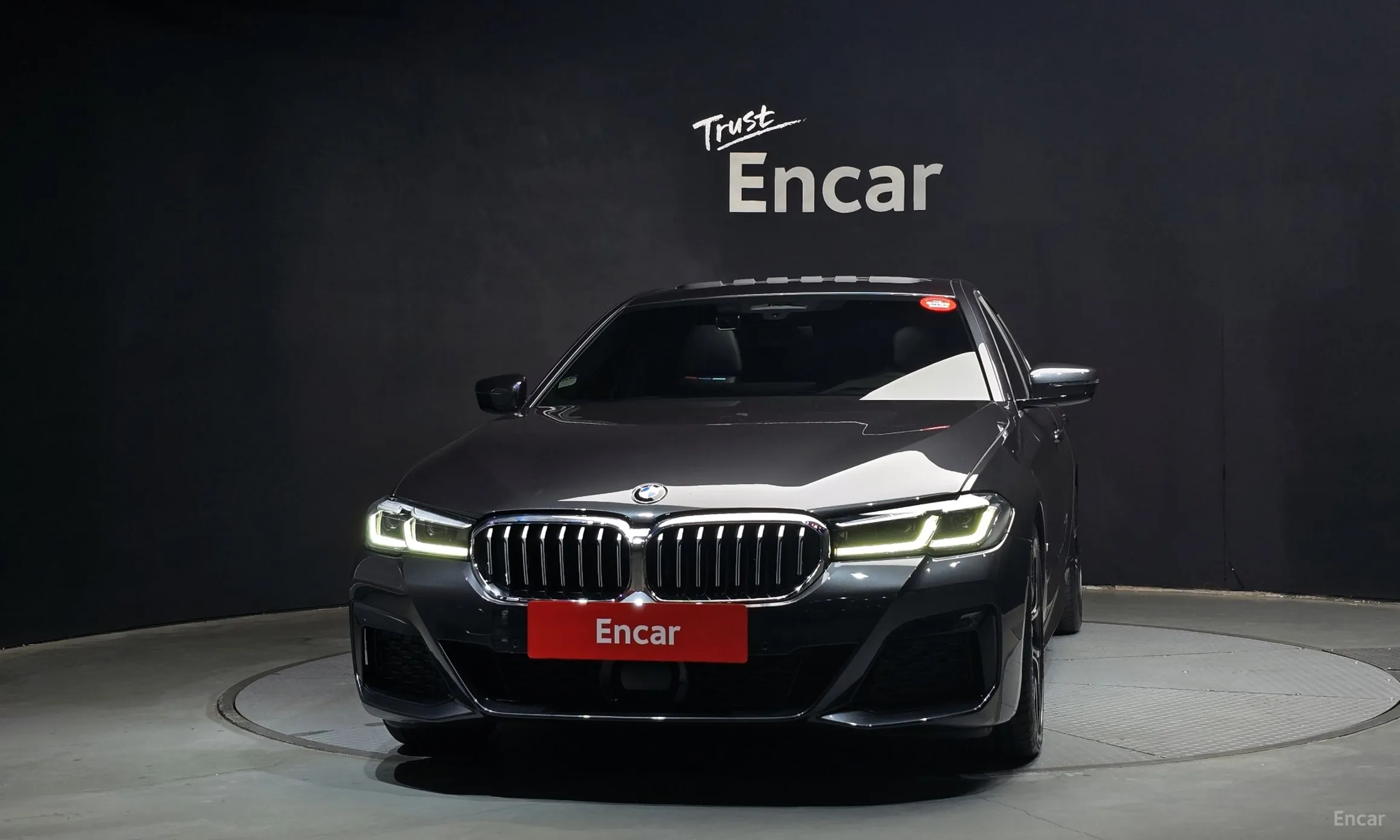 BMW 5 Series (G30) превью 2