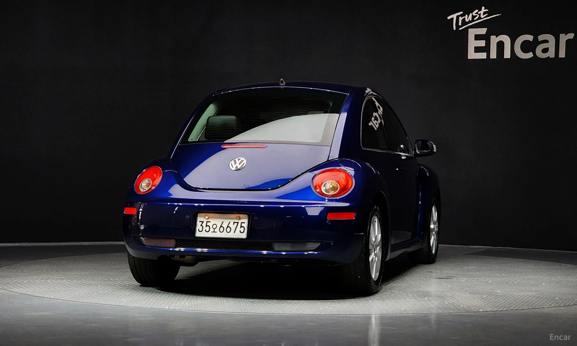 Volkswagen New Beetle превью 3