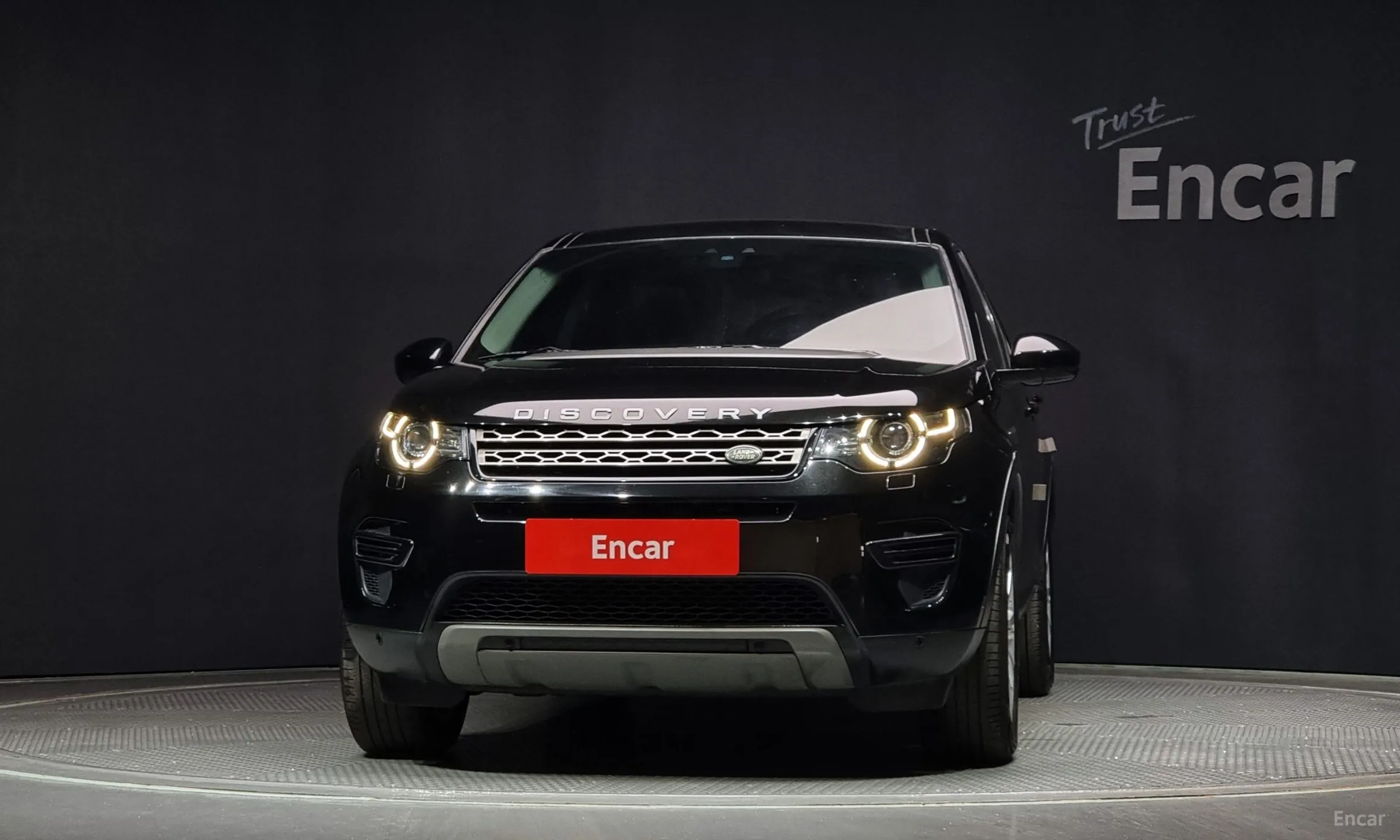 Land Rover Discovery Sports превью 2