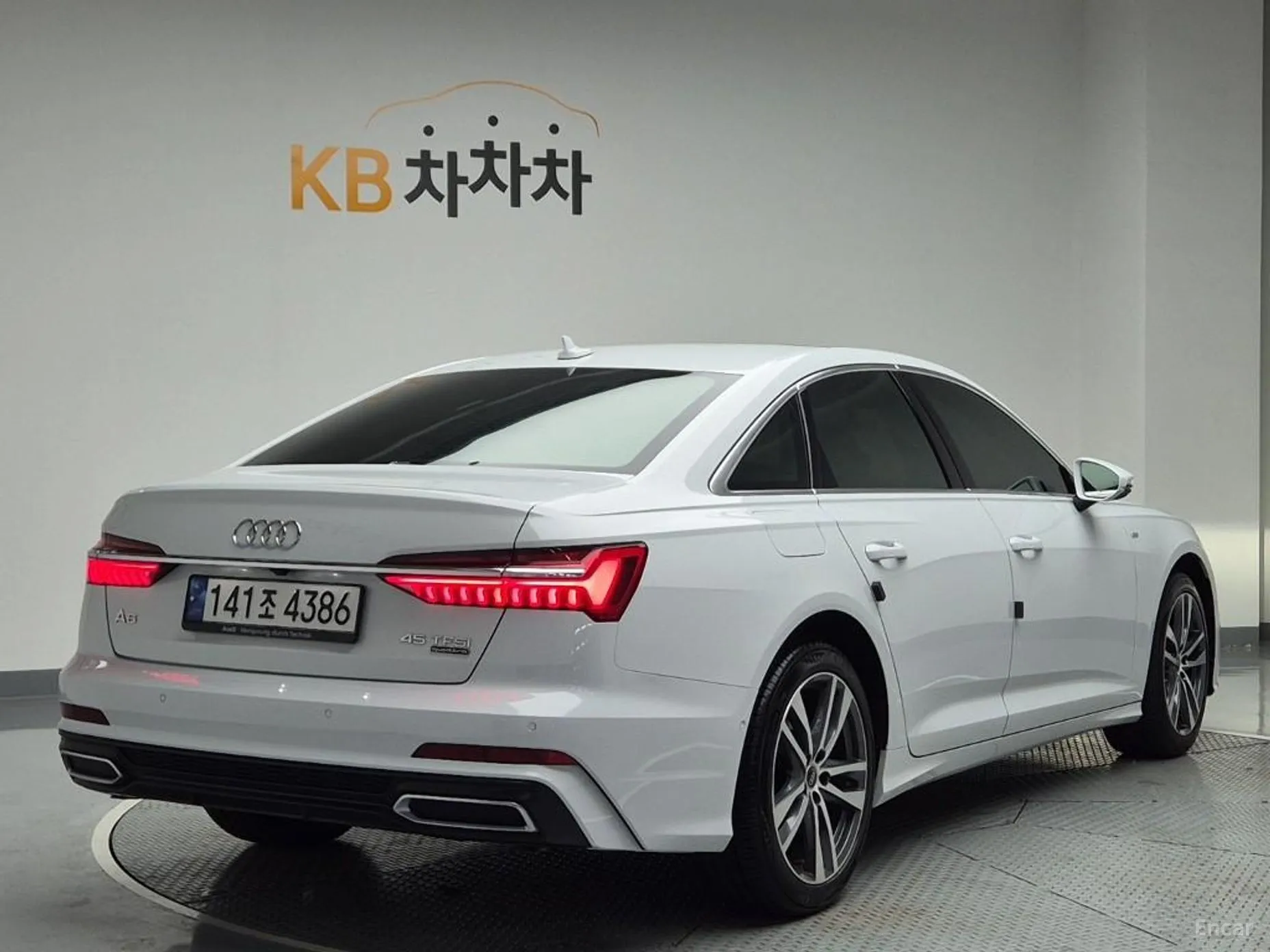 Audi A6 (C8) превью 2