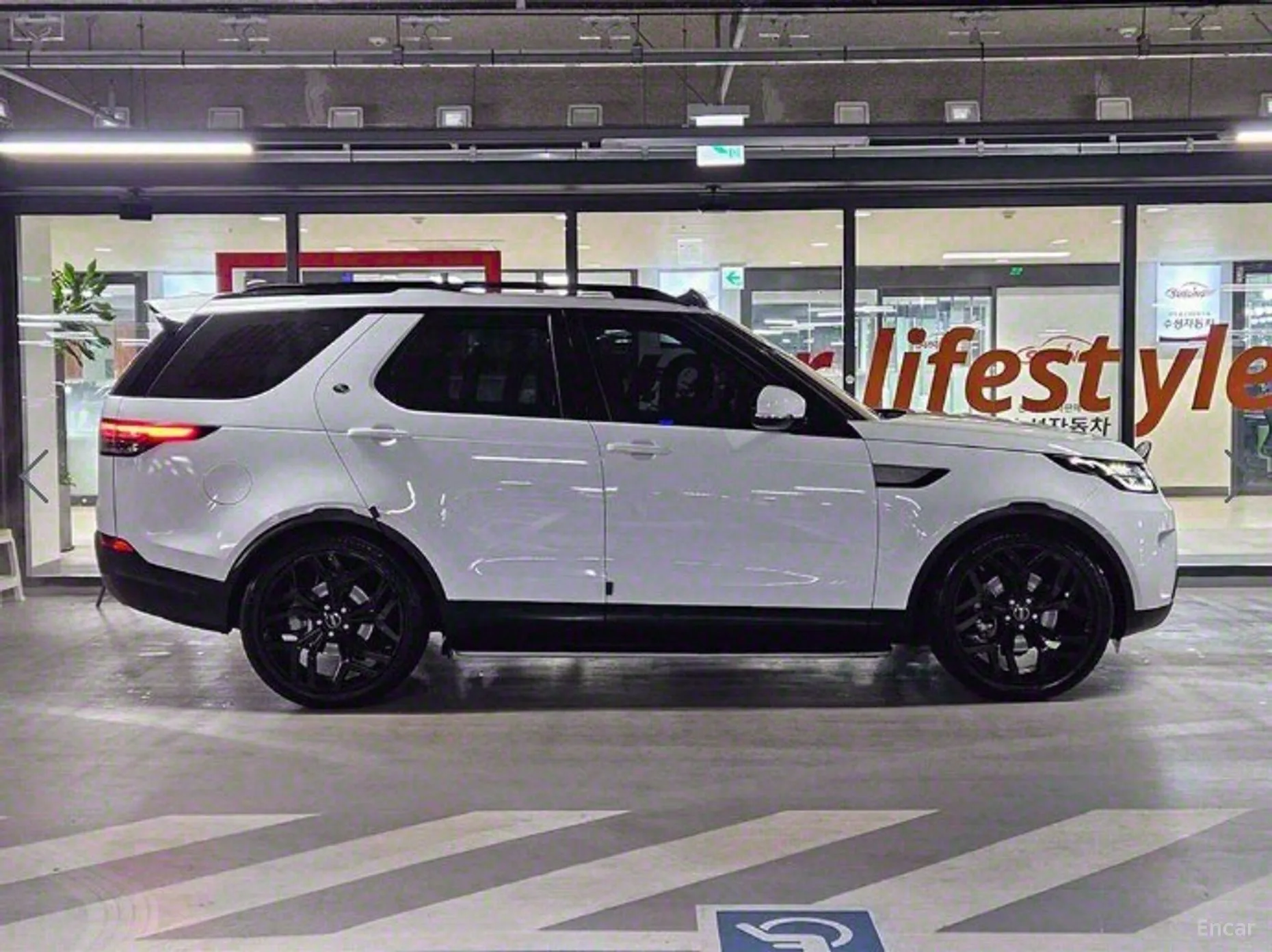 Land Rover Discovery 5 превью 2