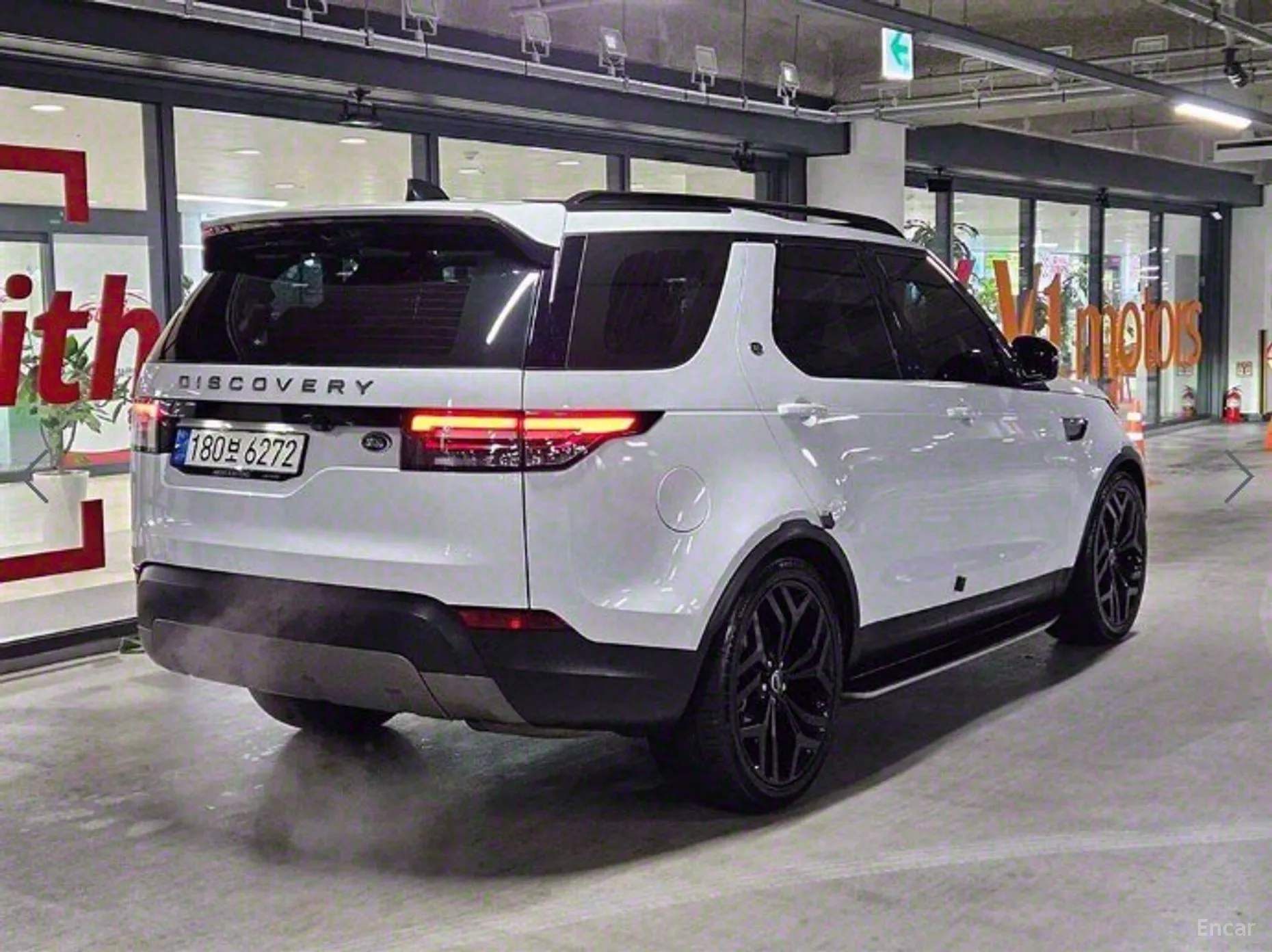 Land Rover Discovery 5 превью 3