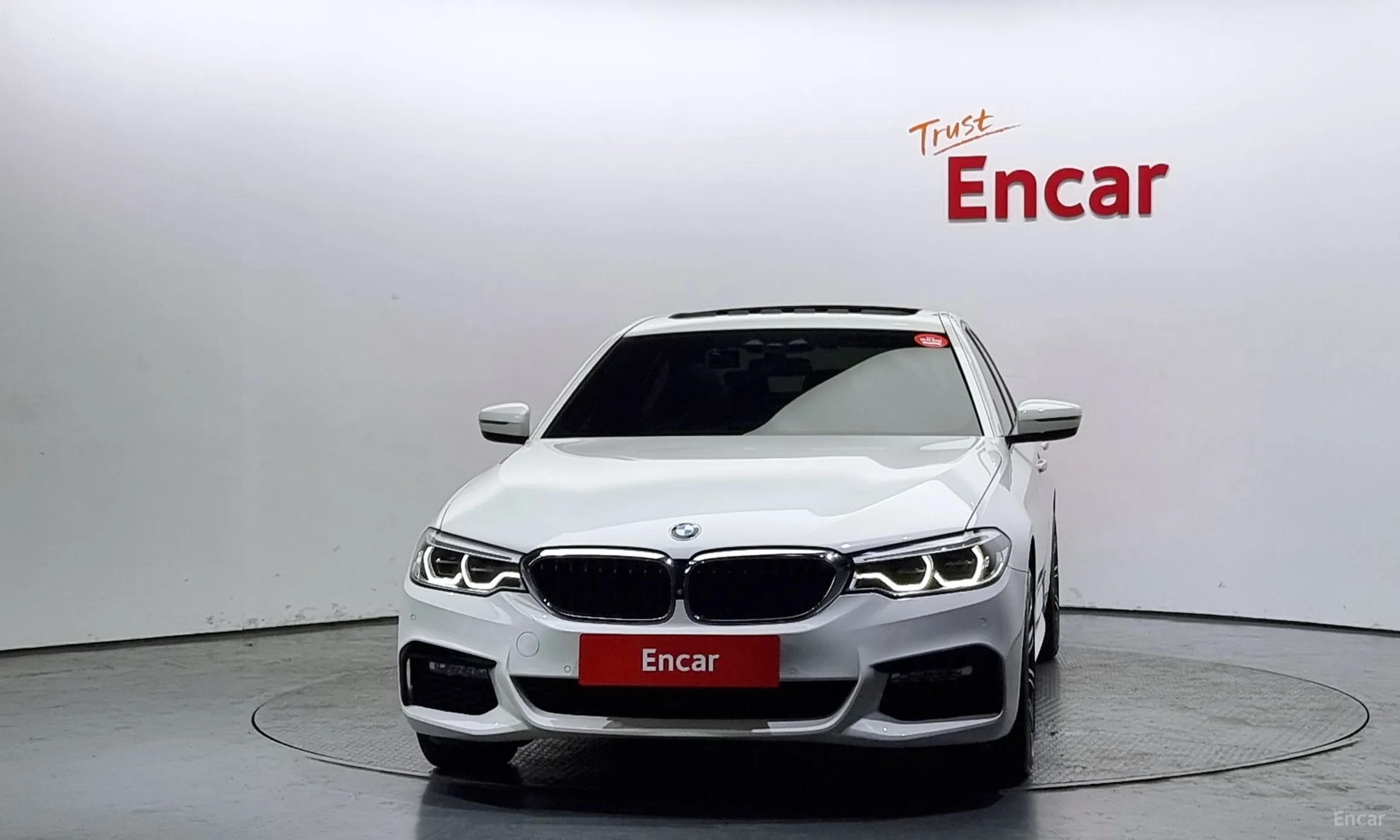 BMW 5 Series (G30) превью 2