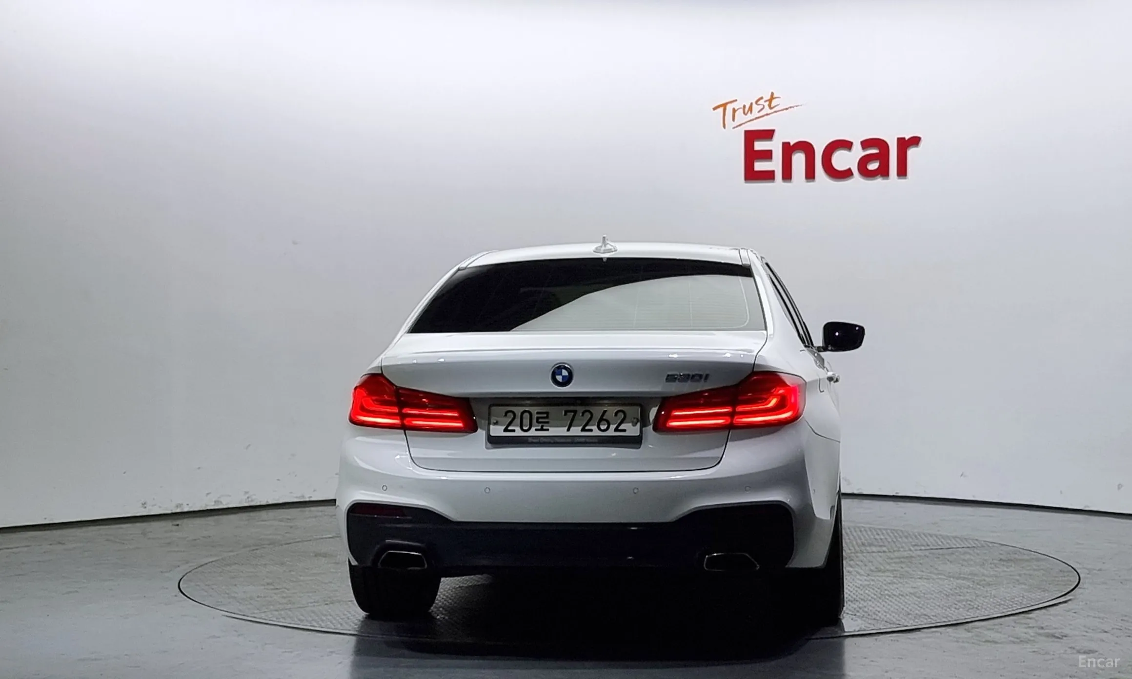 BMW 5 Series (G30) превью 3