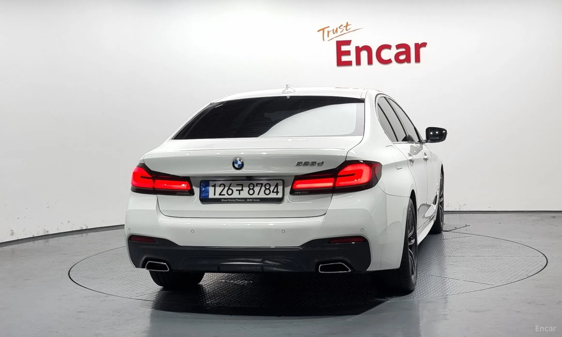 BMW 5 Series (G30) превью 3