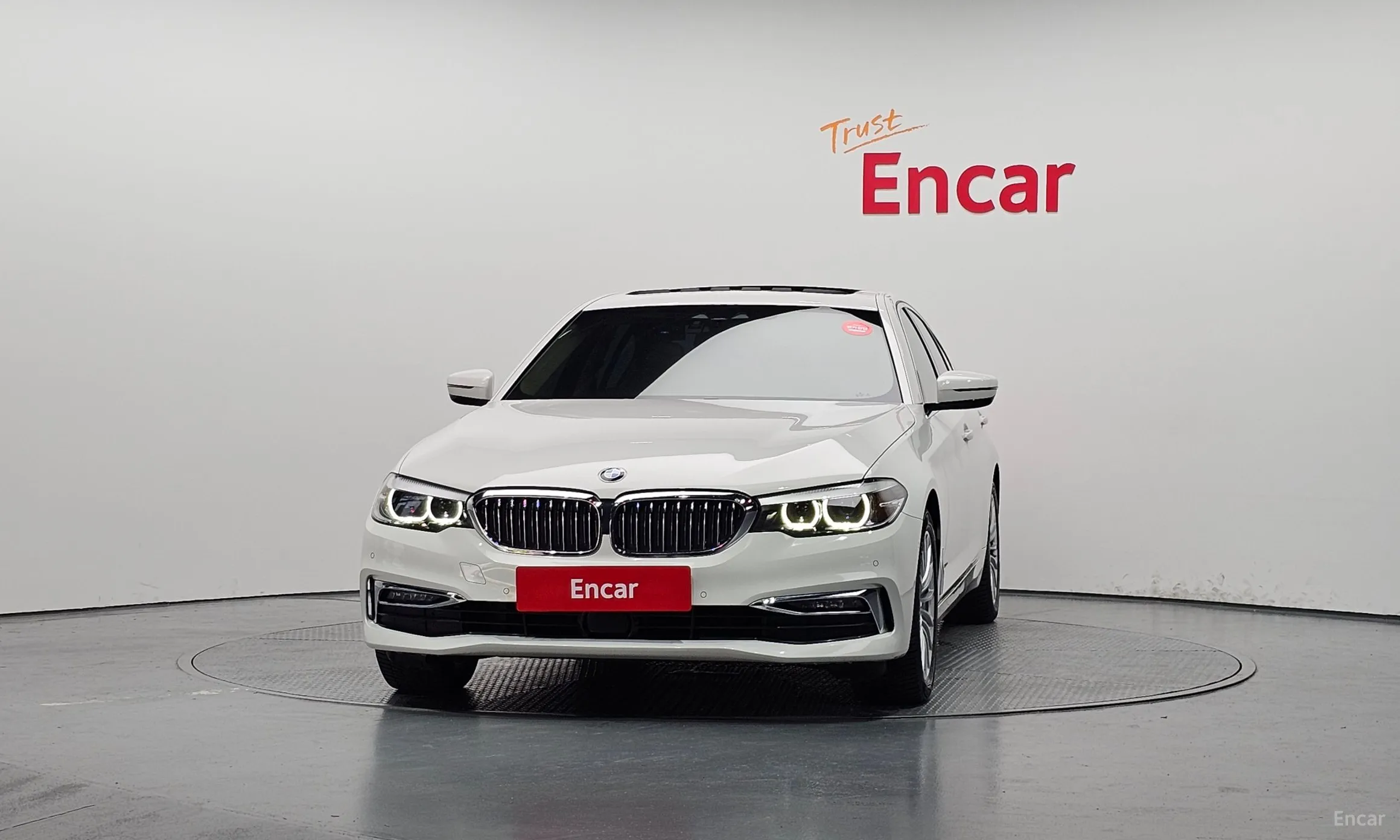 BMW 5 Series (G30) превью 2