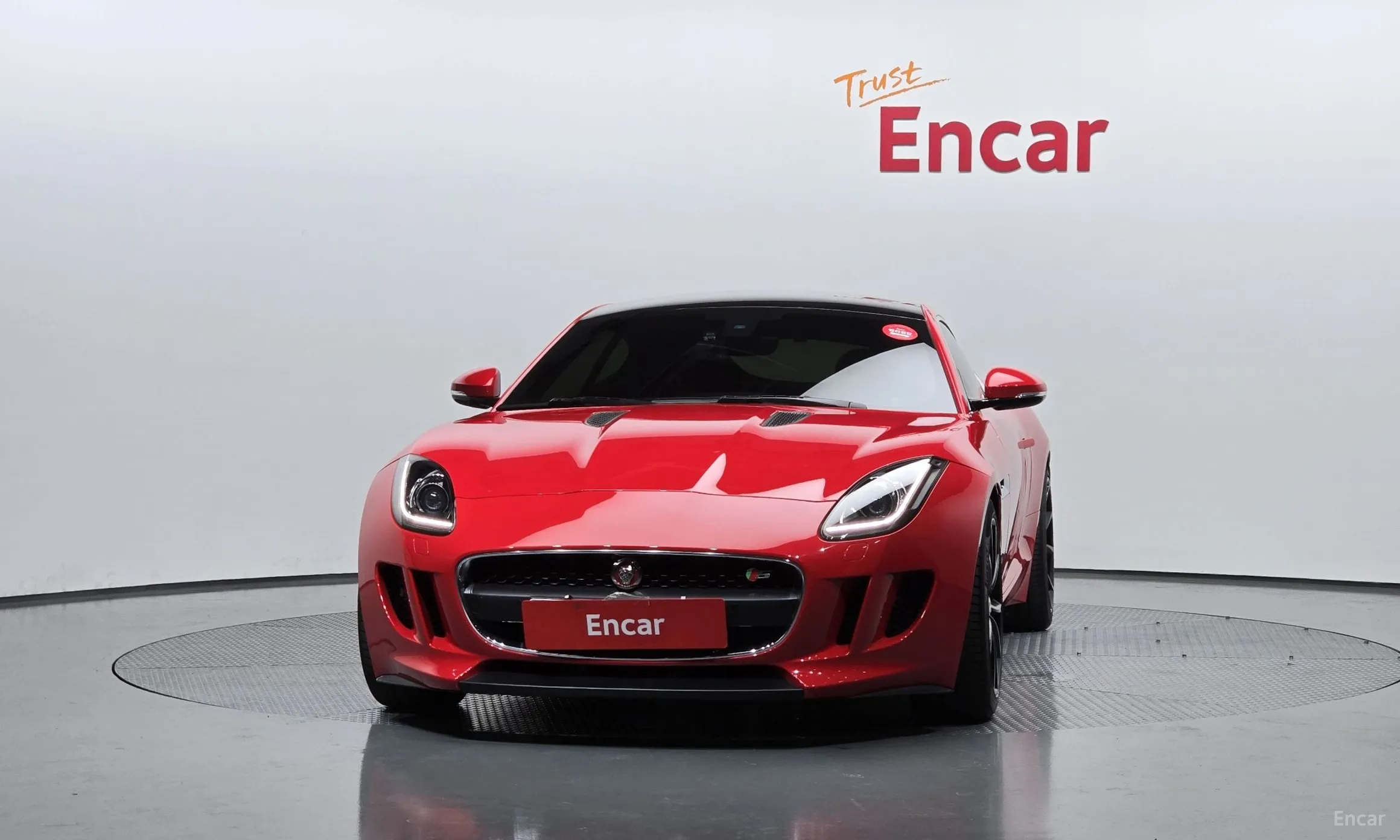Jaguar F-TYPE превью 3