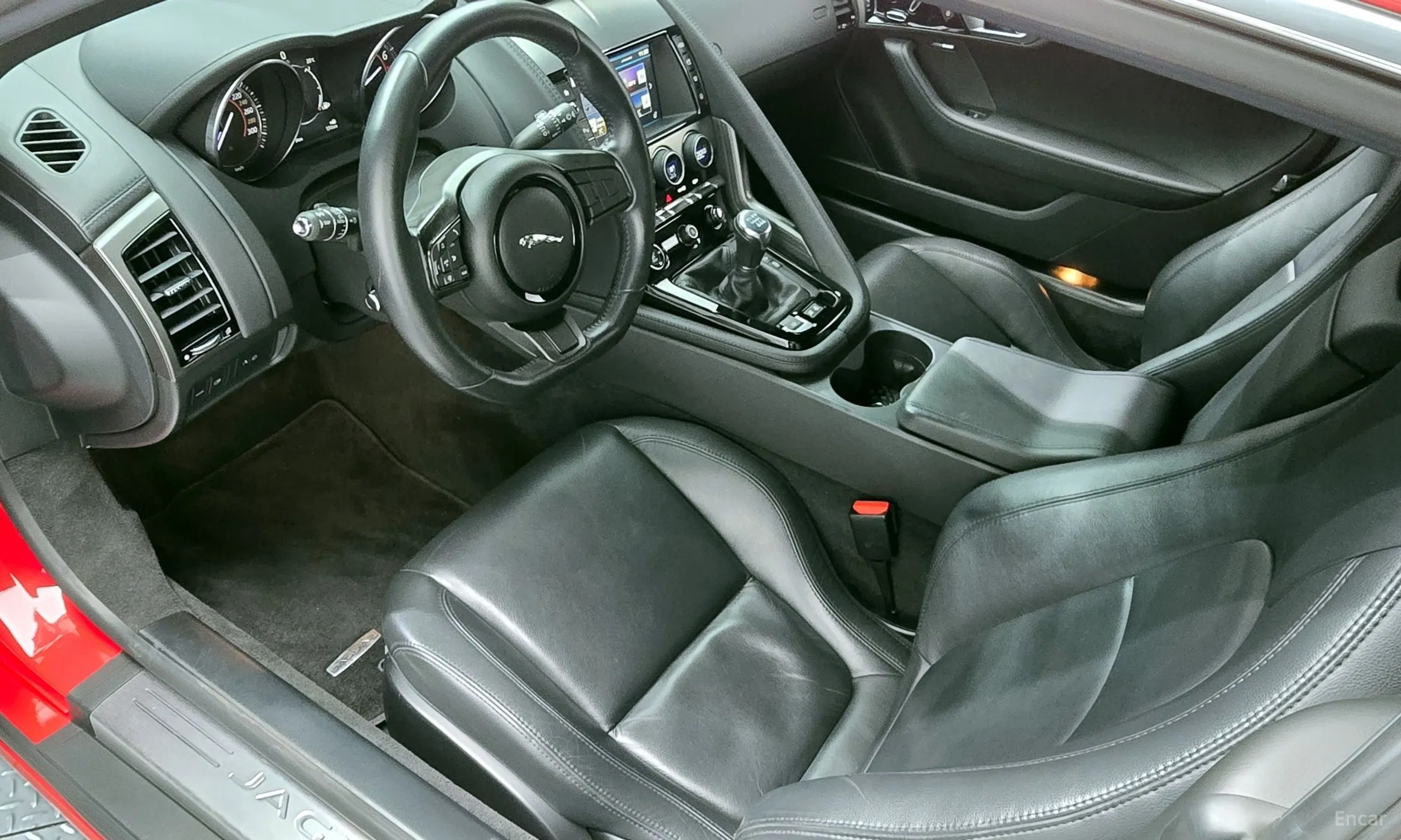 Jaguar F-TYPE превью 7