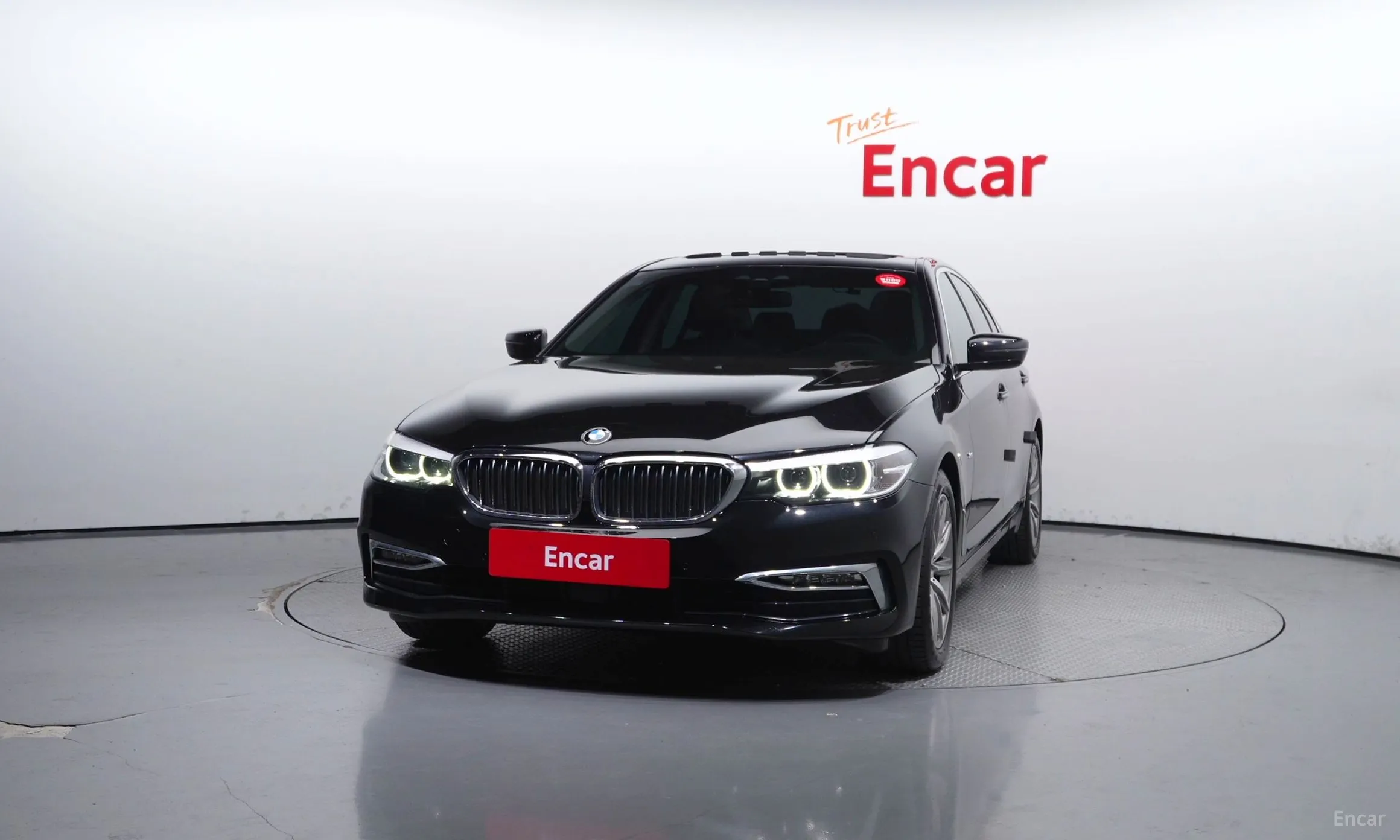 BMW 5 Series (G30) превью 2