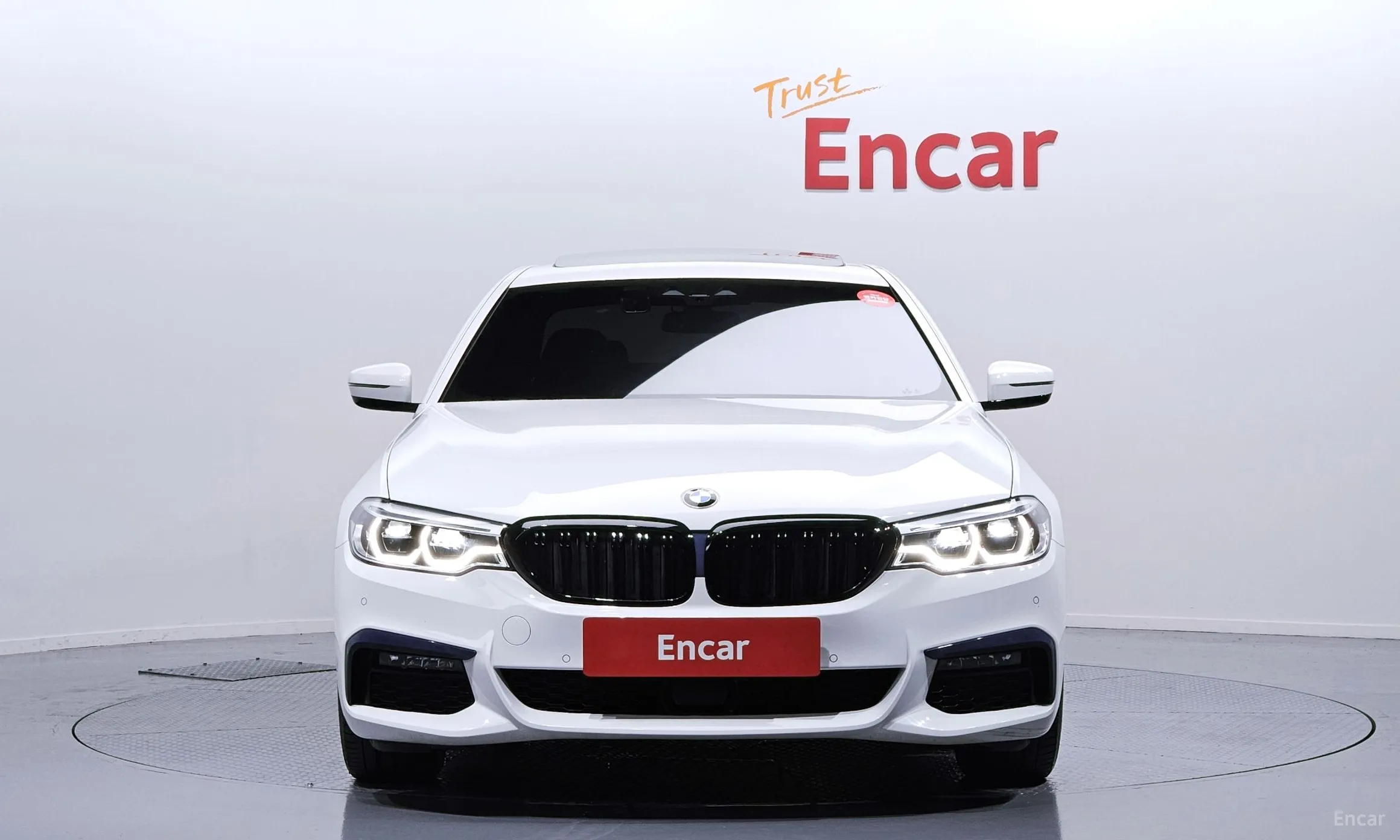 BMW 5 Series (G30) превью 2