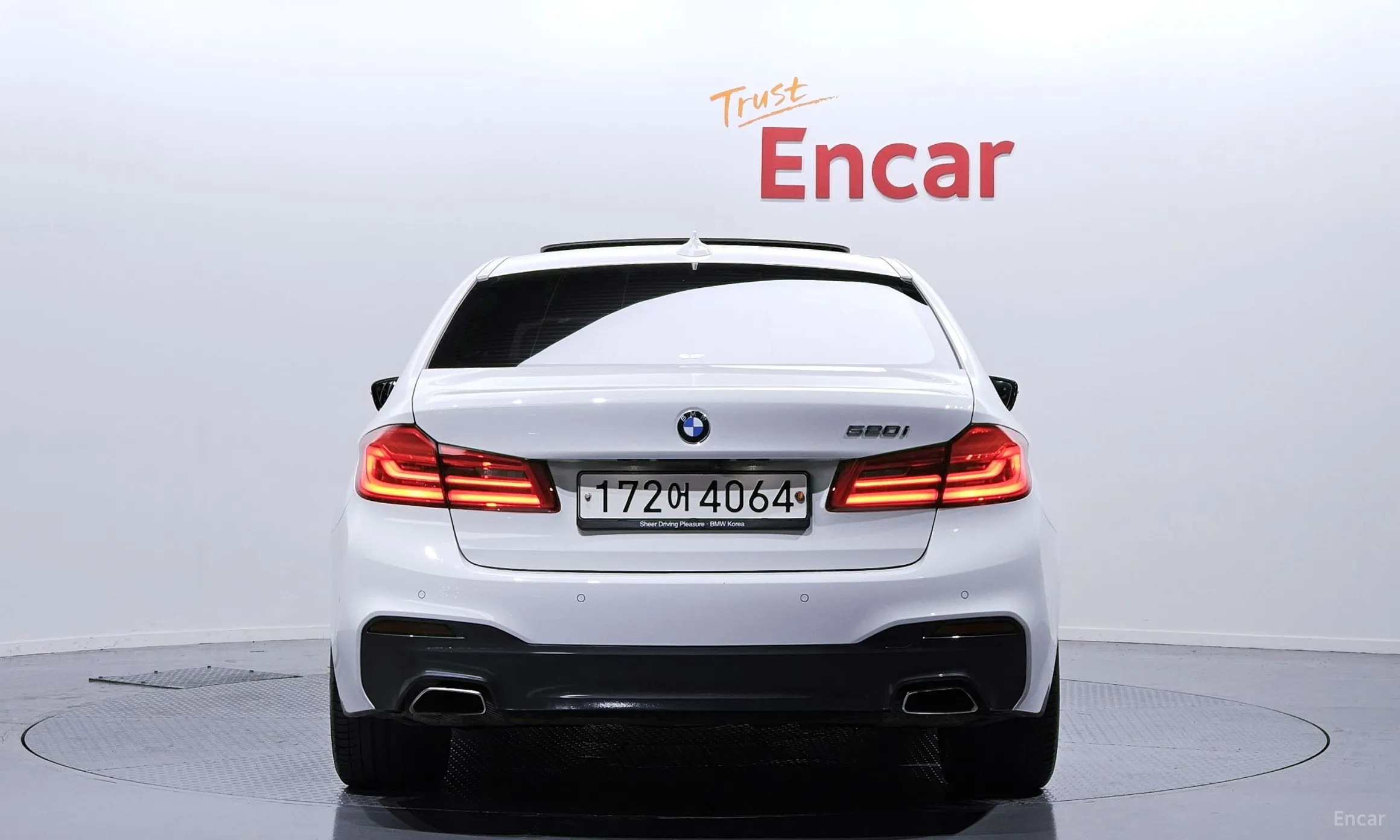 BMW 5 Series (G30) превью 3
