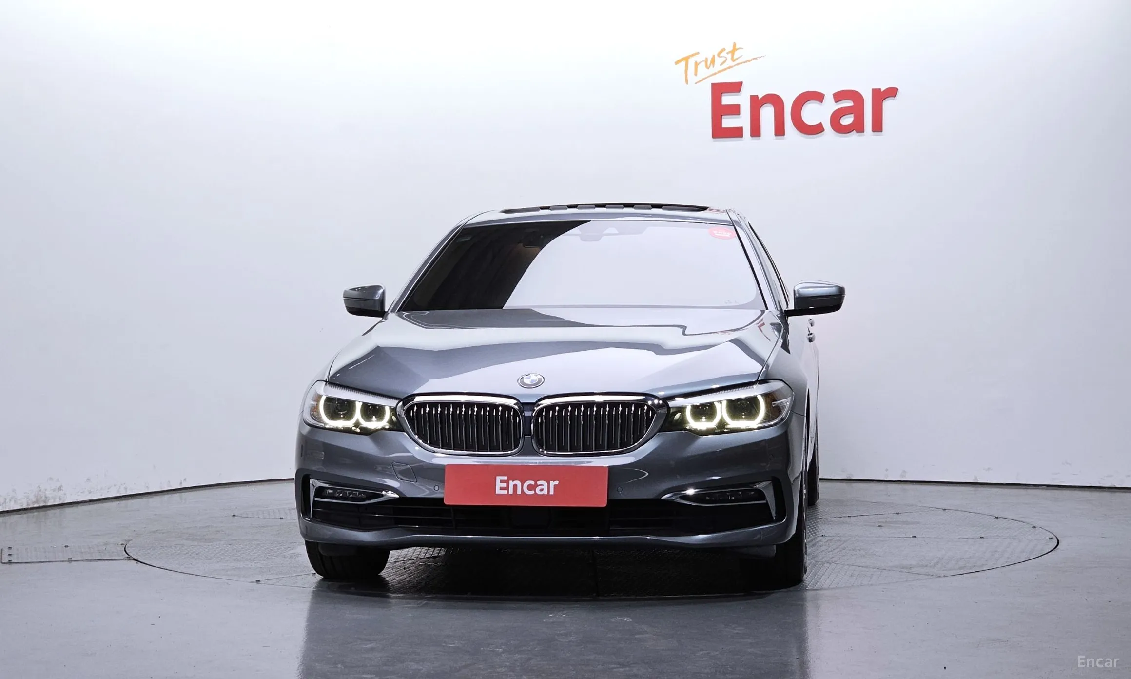 BMW 5 Series (G30) превью 2