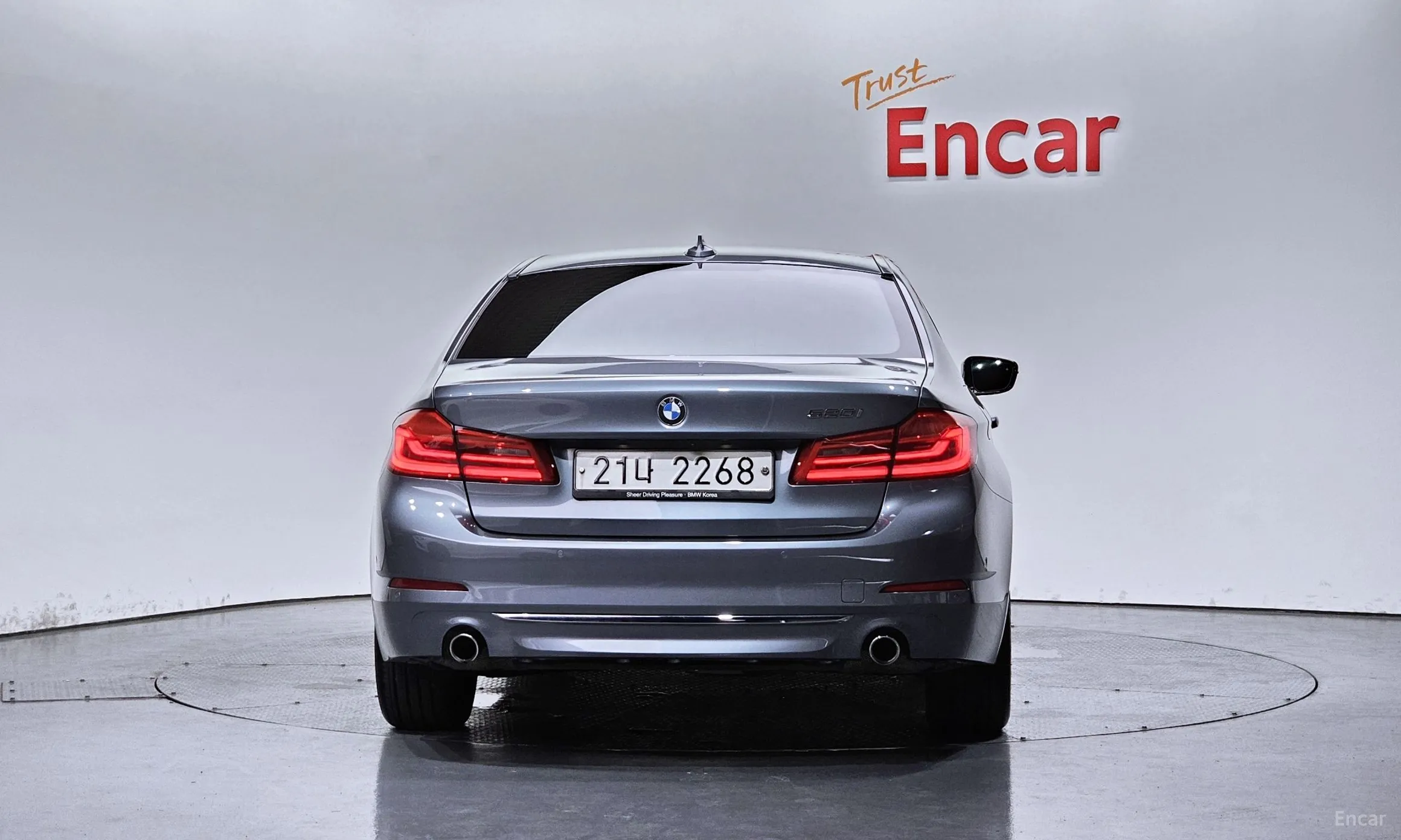 BMW 5 Series (G30) превью 3