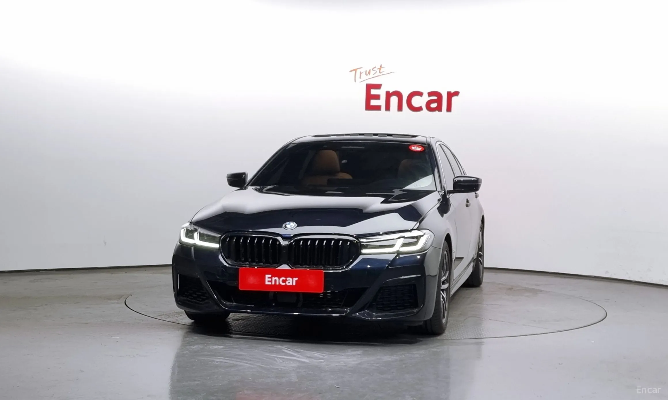 BMW 5 Series (G30) превью 2