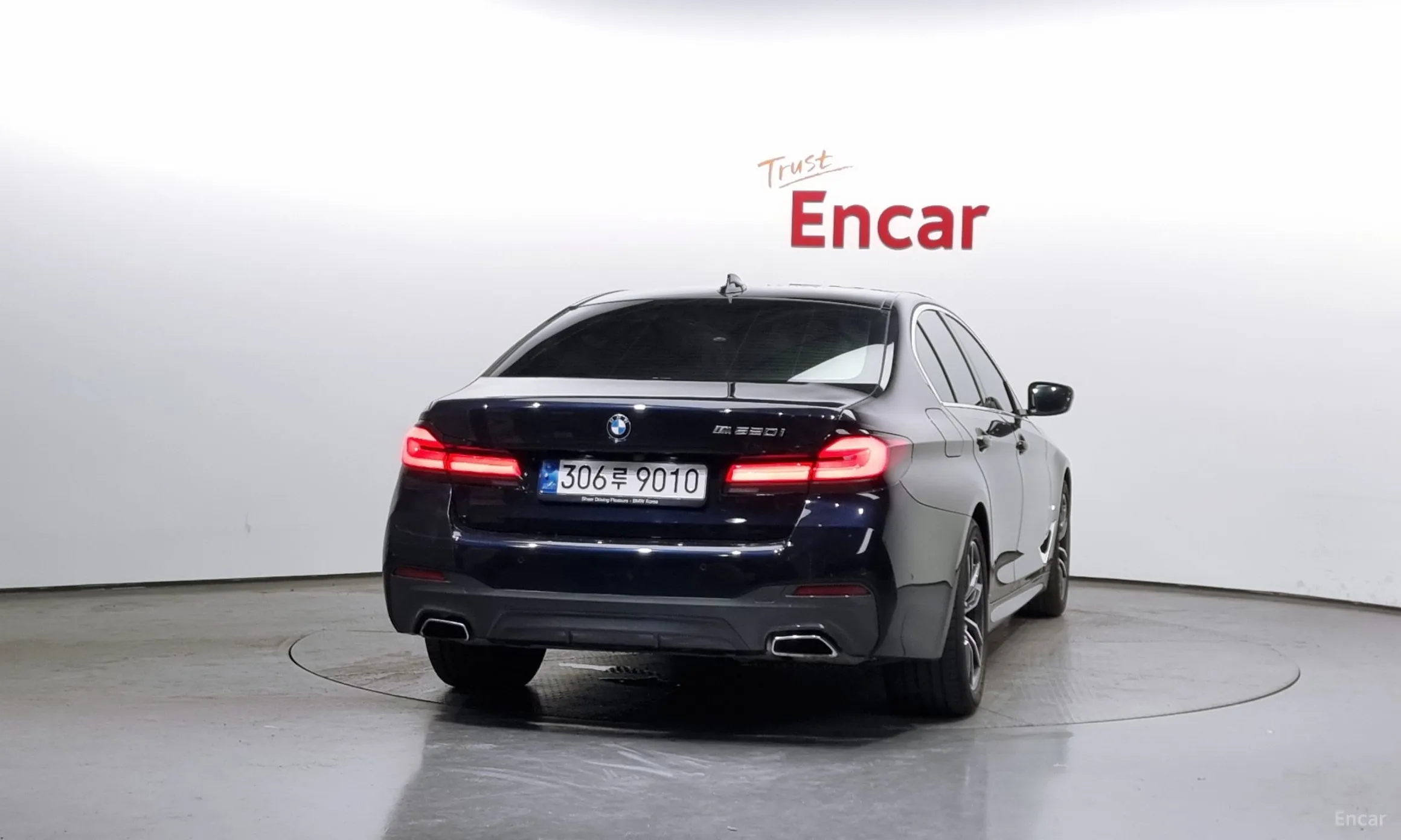 BMW 5 Series (G30) превью 3