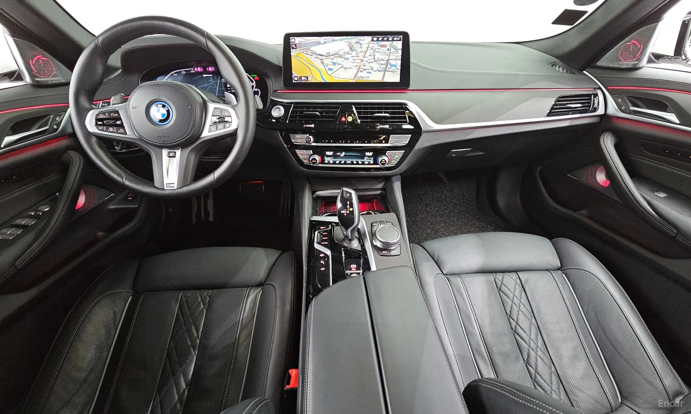 BMW 5 Series (G30) превью 4