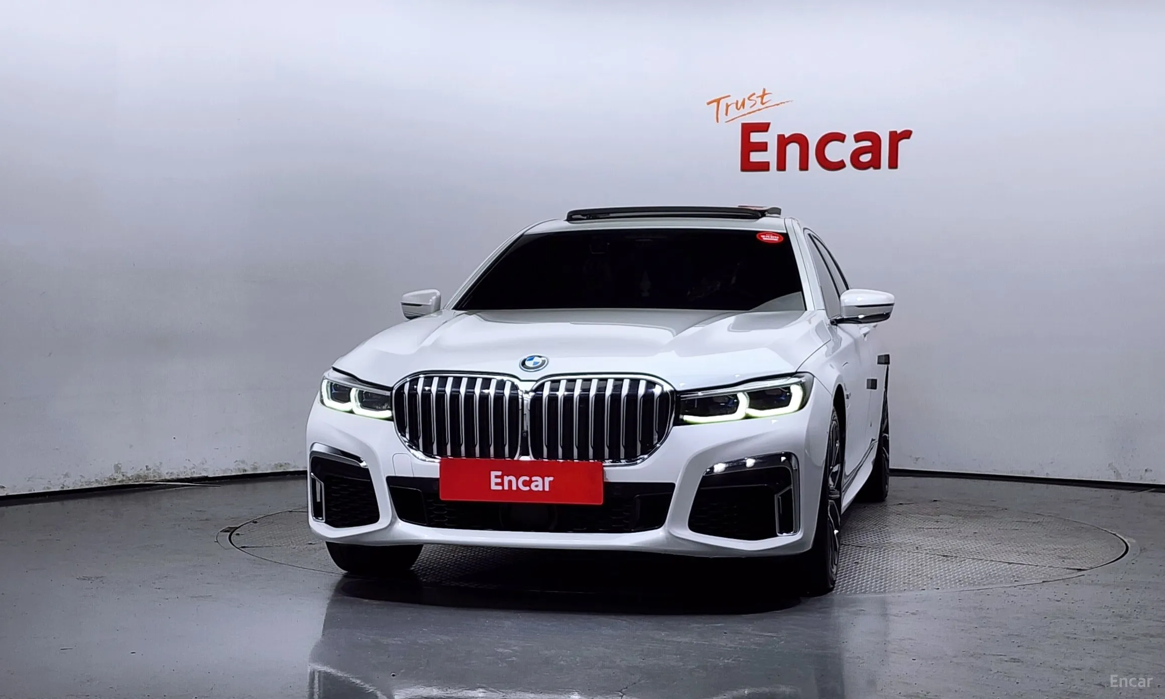 BMW 7 Series (G11) превью 2