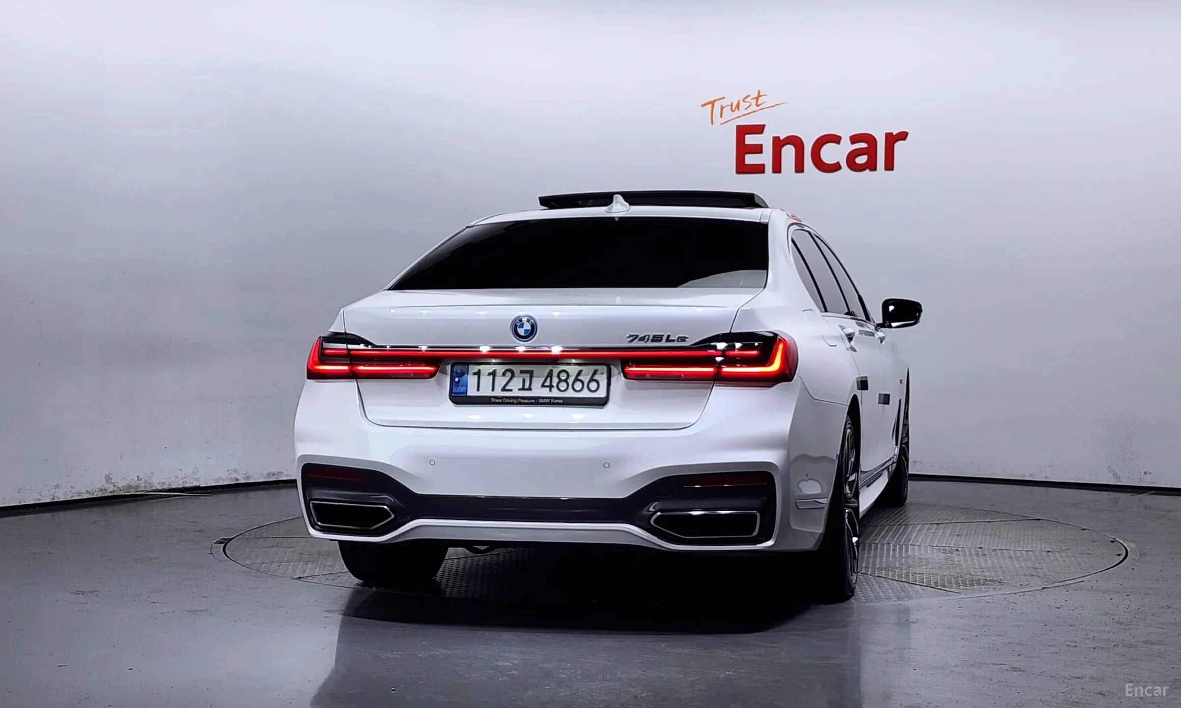 BMW 7 Series (G11) превью 3